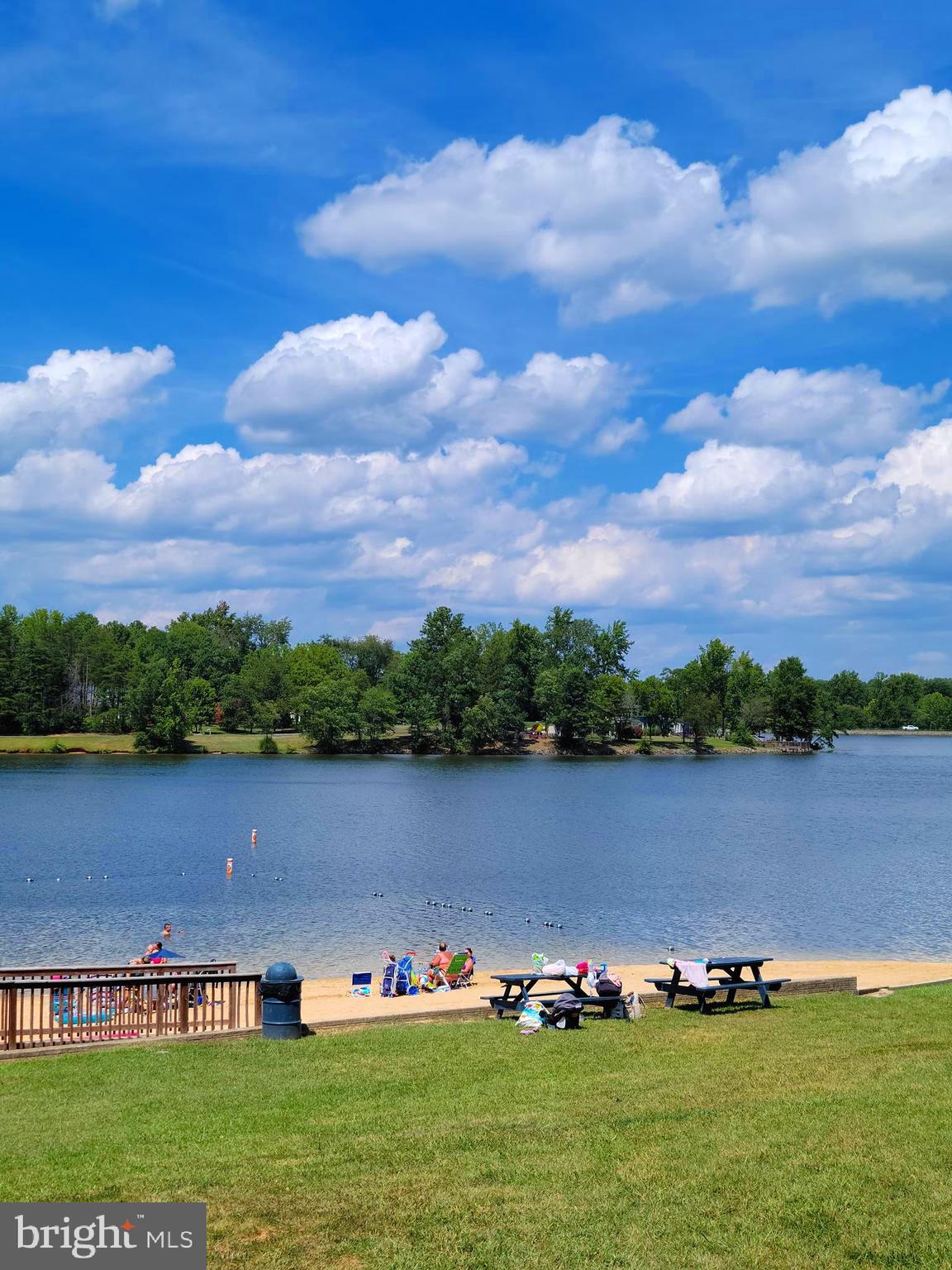 LAKE LAND OR - Residential Lease