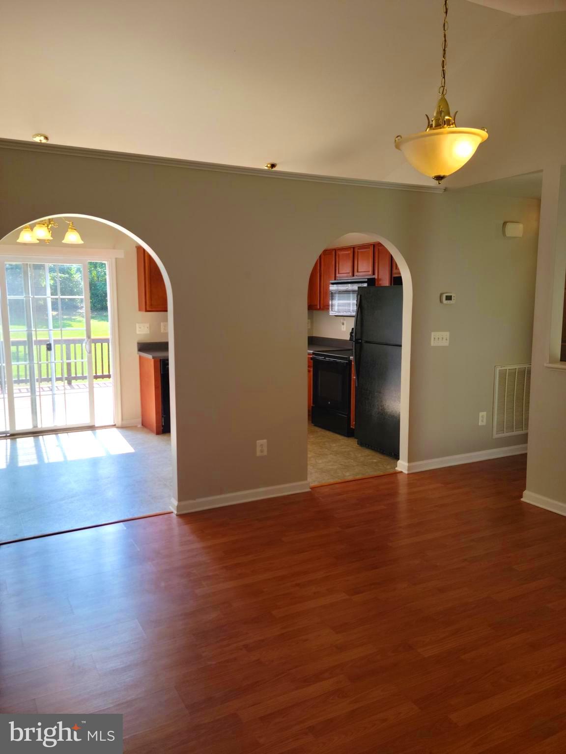 LAKE LAND OR - Residential Lease