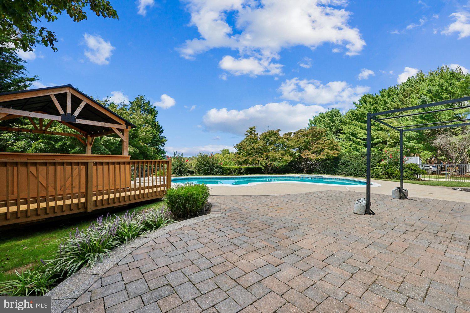21704 STABLEVIEW DRIVE
