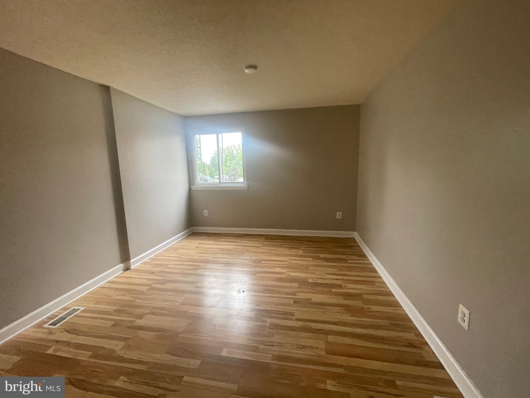 COUNTRYSIDE - Residential Lease