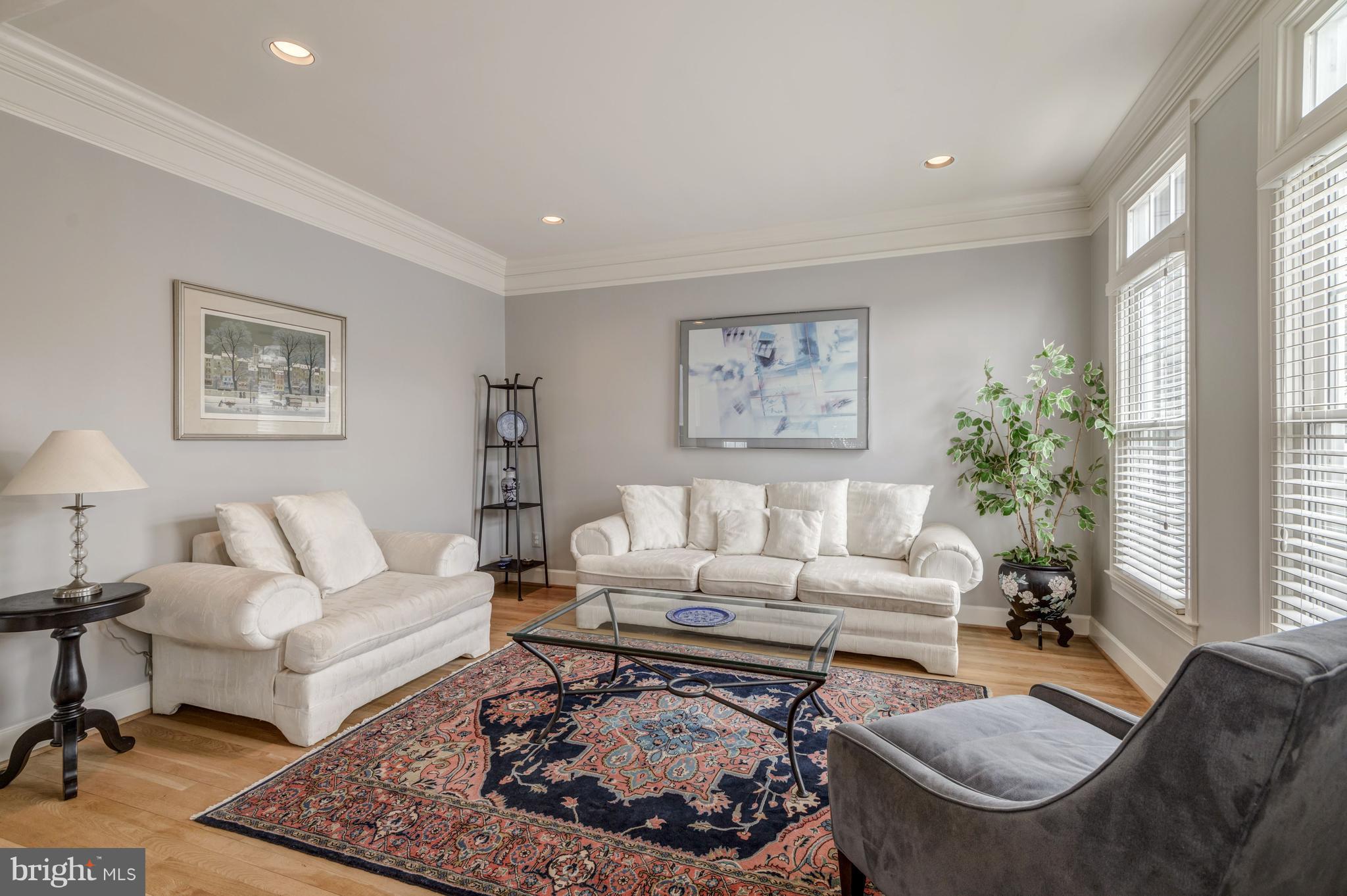 AYRLAWN - Residential