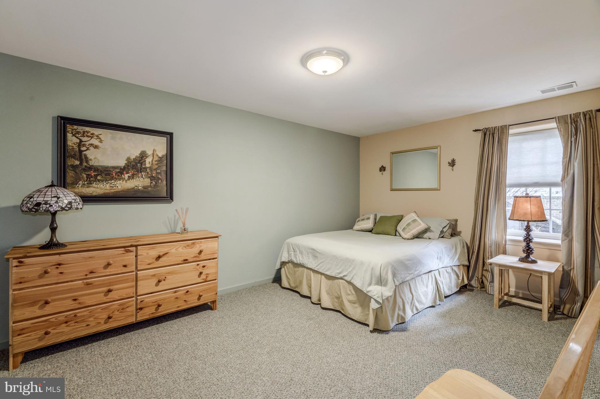 AYRLAWN - Residential