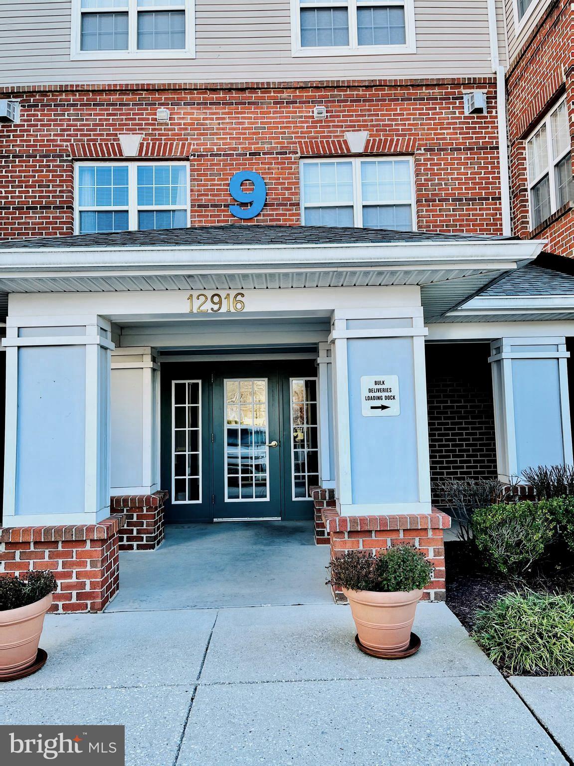 CAMERON GROVE CONDO IX> - Residential