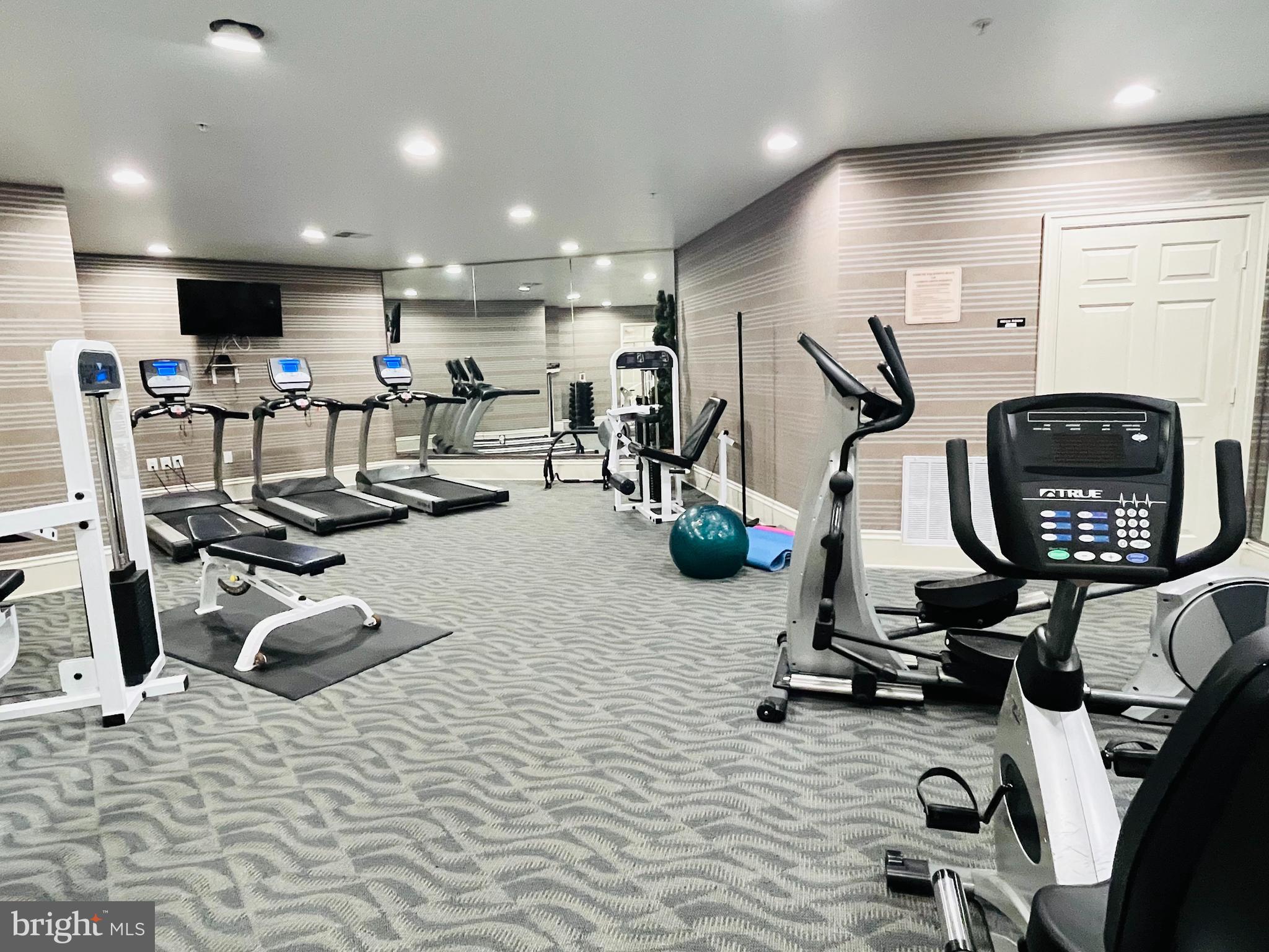 CAMERON GROVE CONDO IX> - Residential