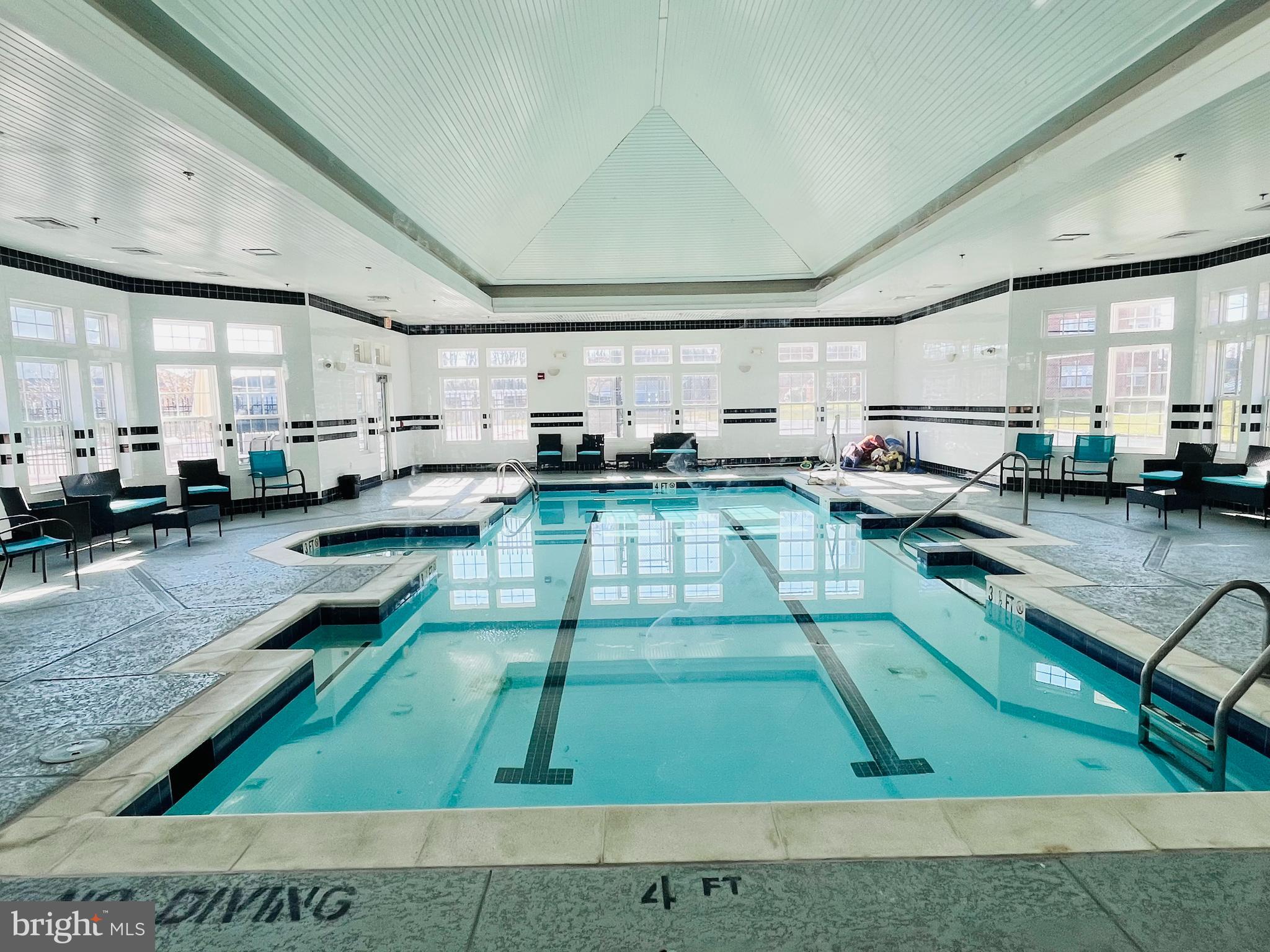 CAMERON GROVE CONDO IX> - Residential