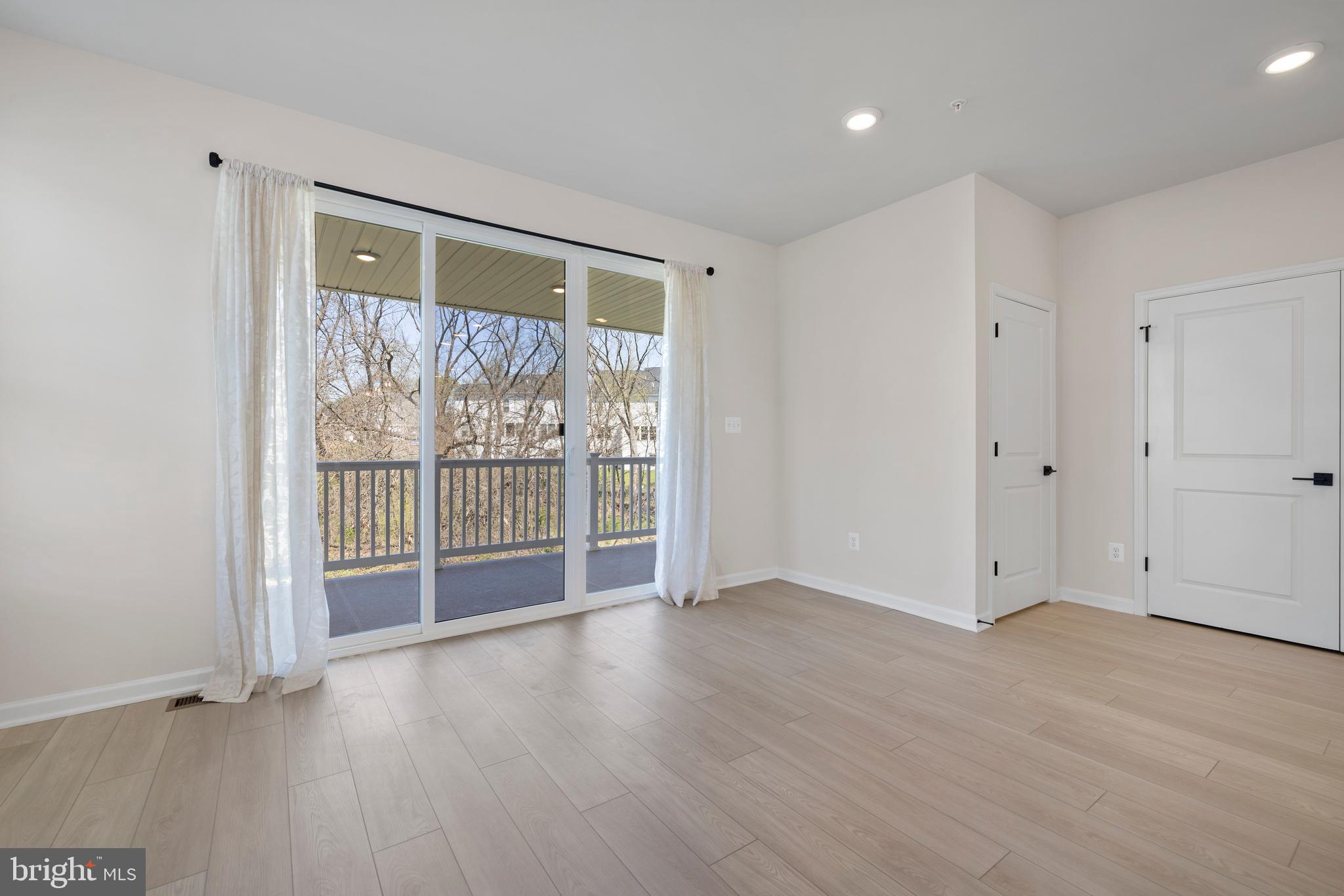 TUSCARORA CREEK - Residential