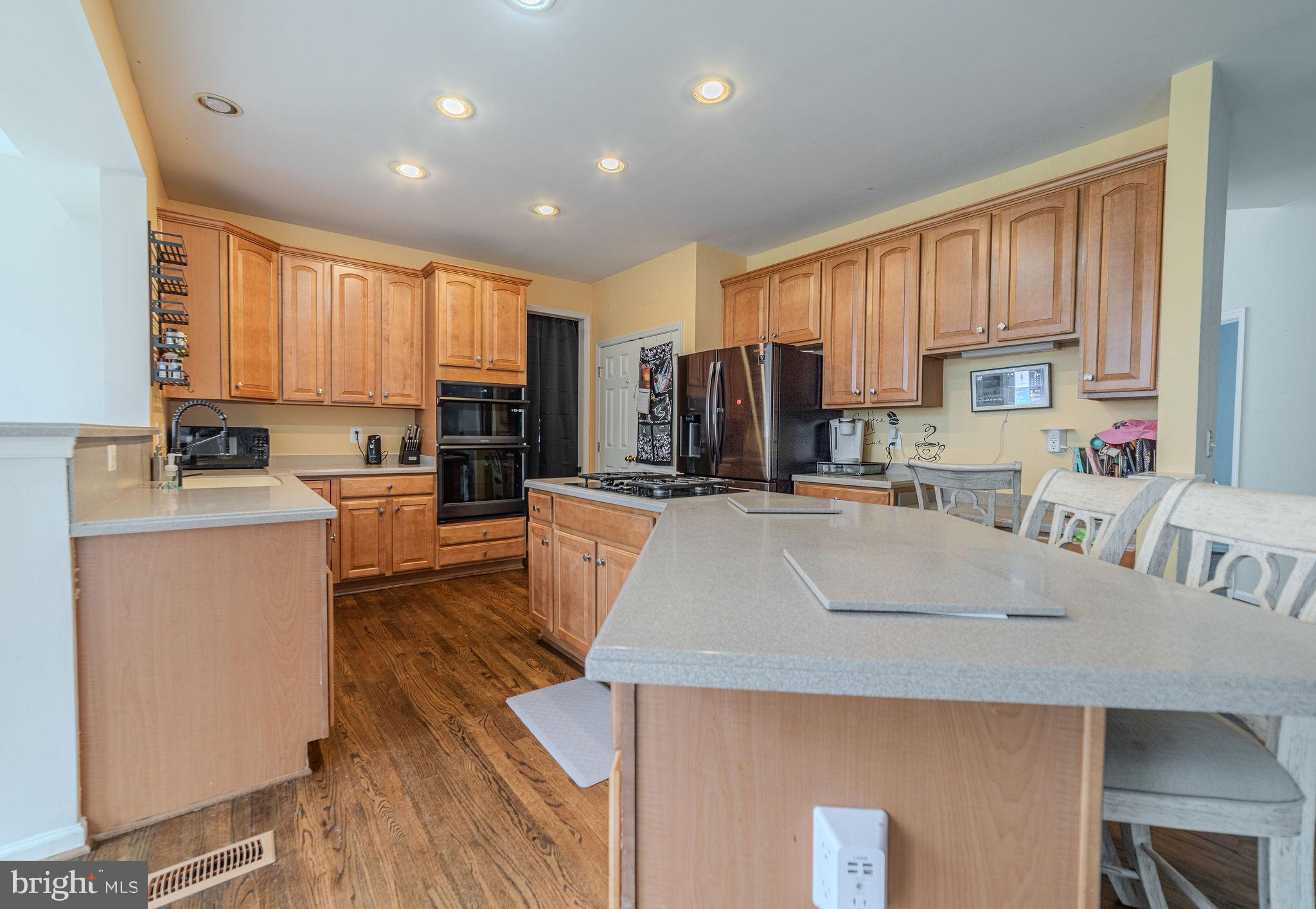 LOCUST HILL - Residential