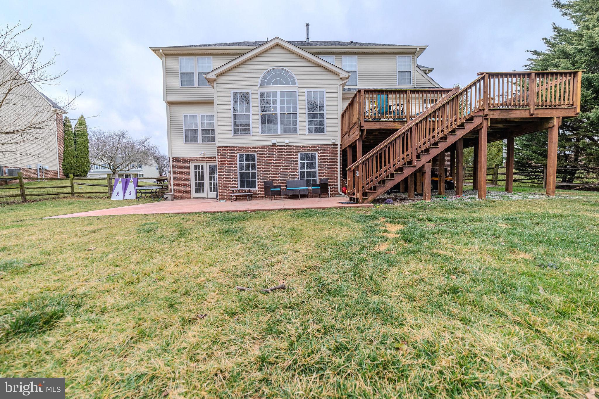 LOCUST HILL - Residential