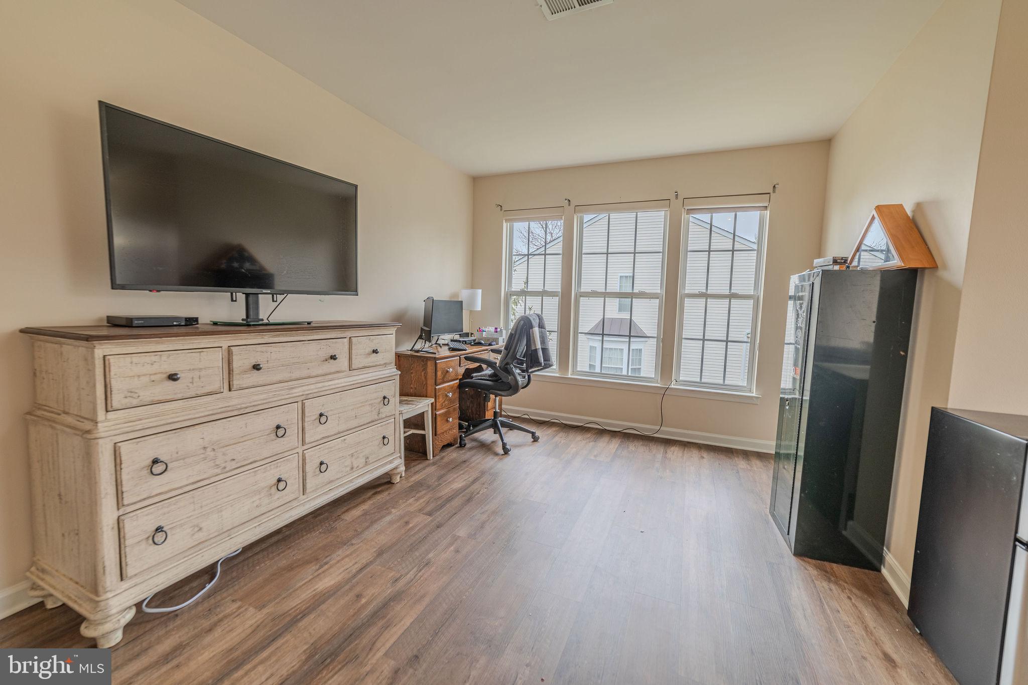 LOCUST HILL - Residential