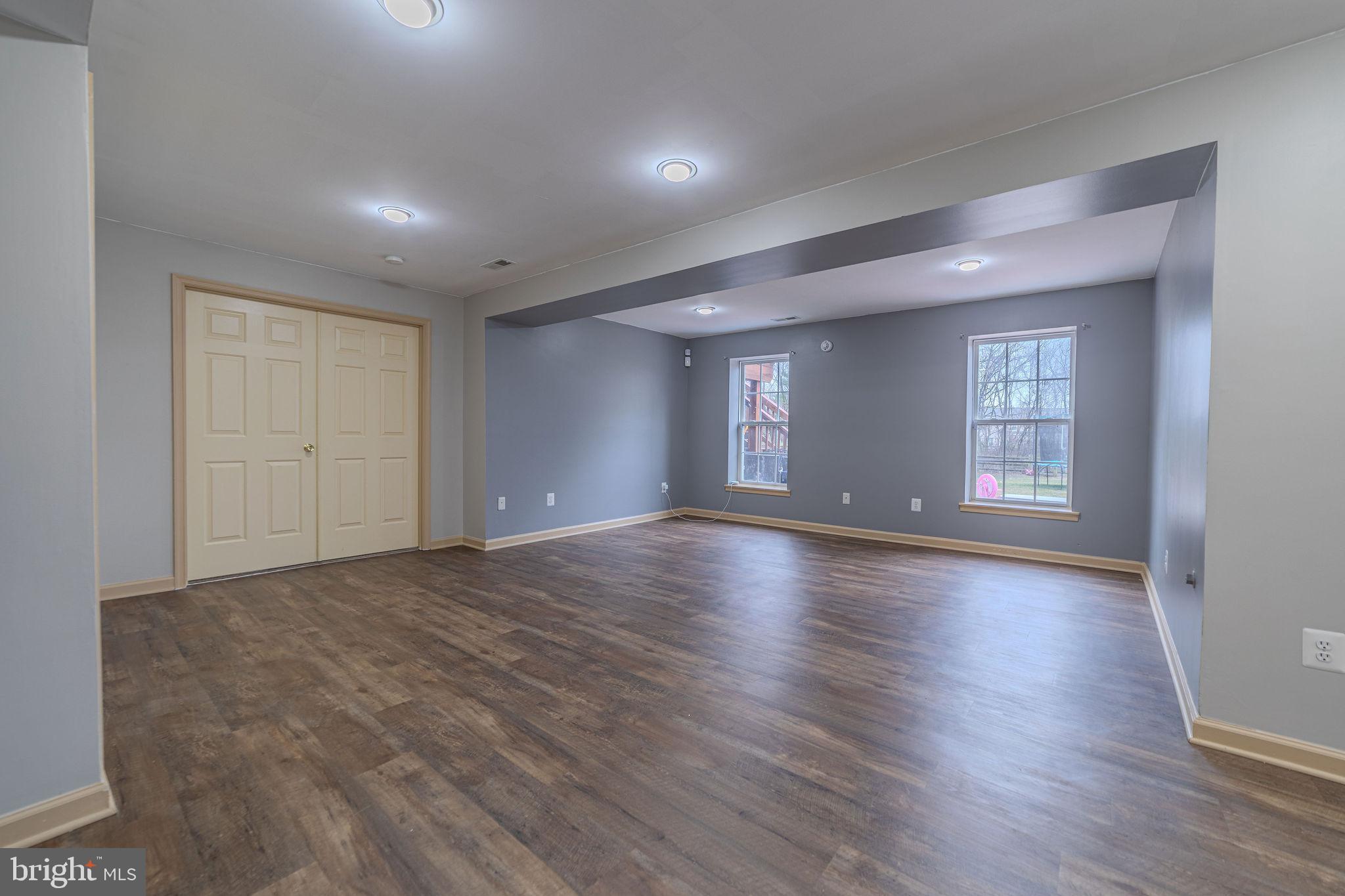 LOCUST HILL - Residential