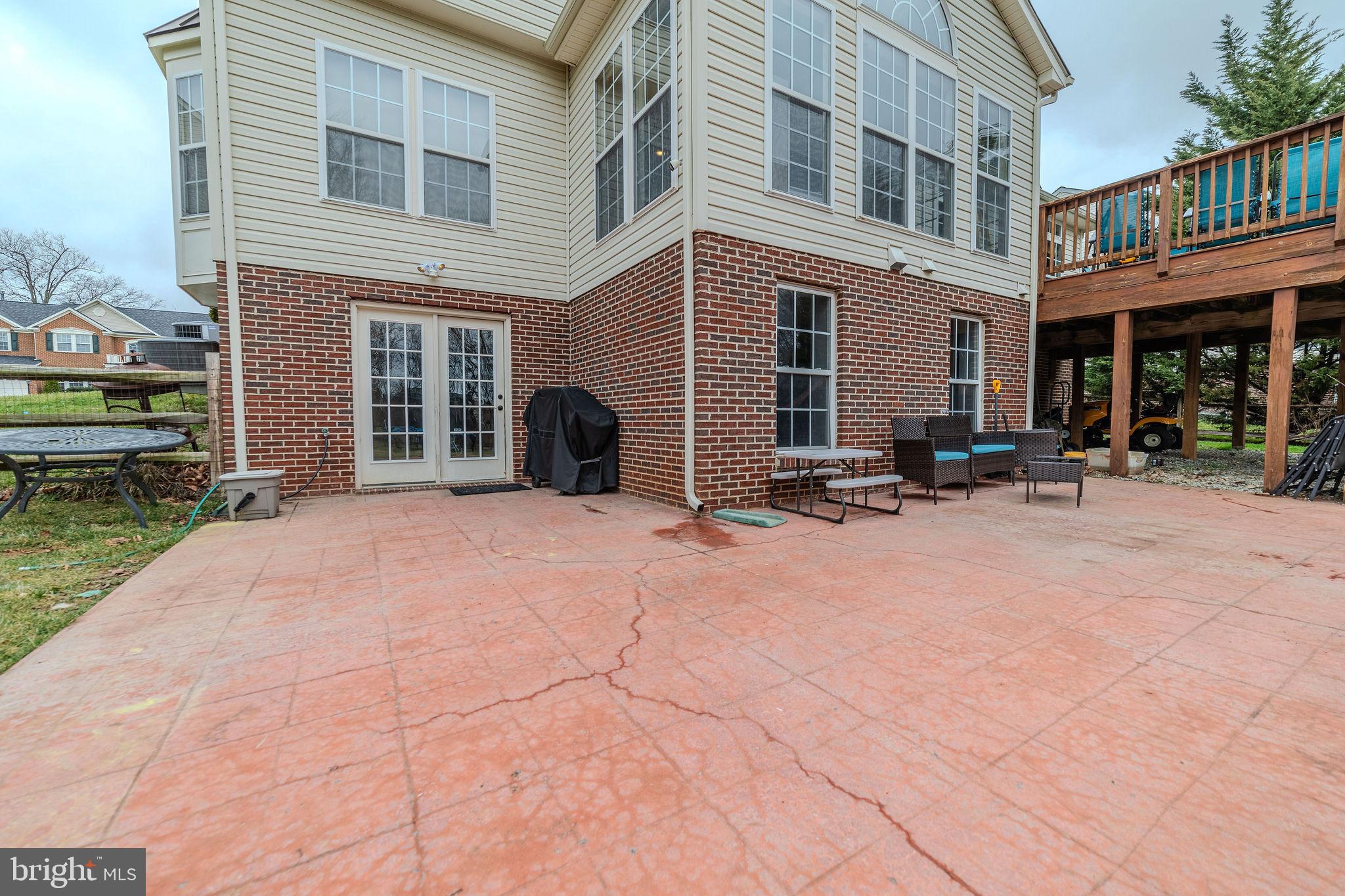 LOCUST HILL - Residential