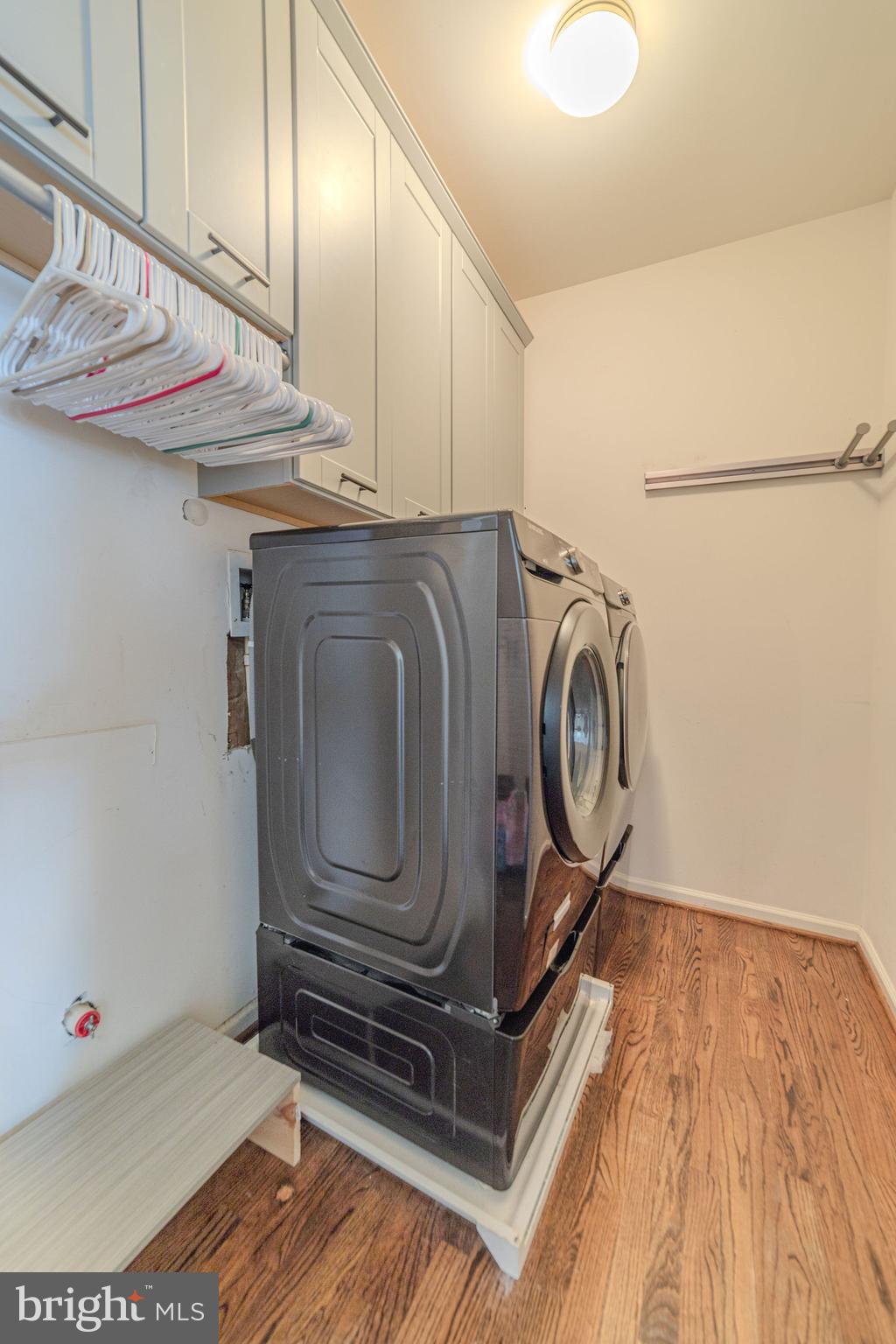 LOCUST HILL - Residential