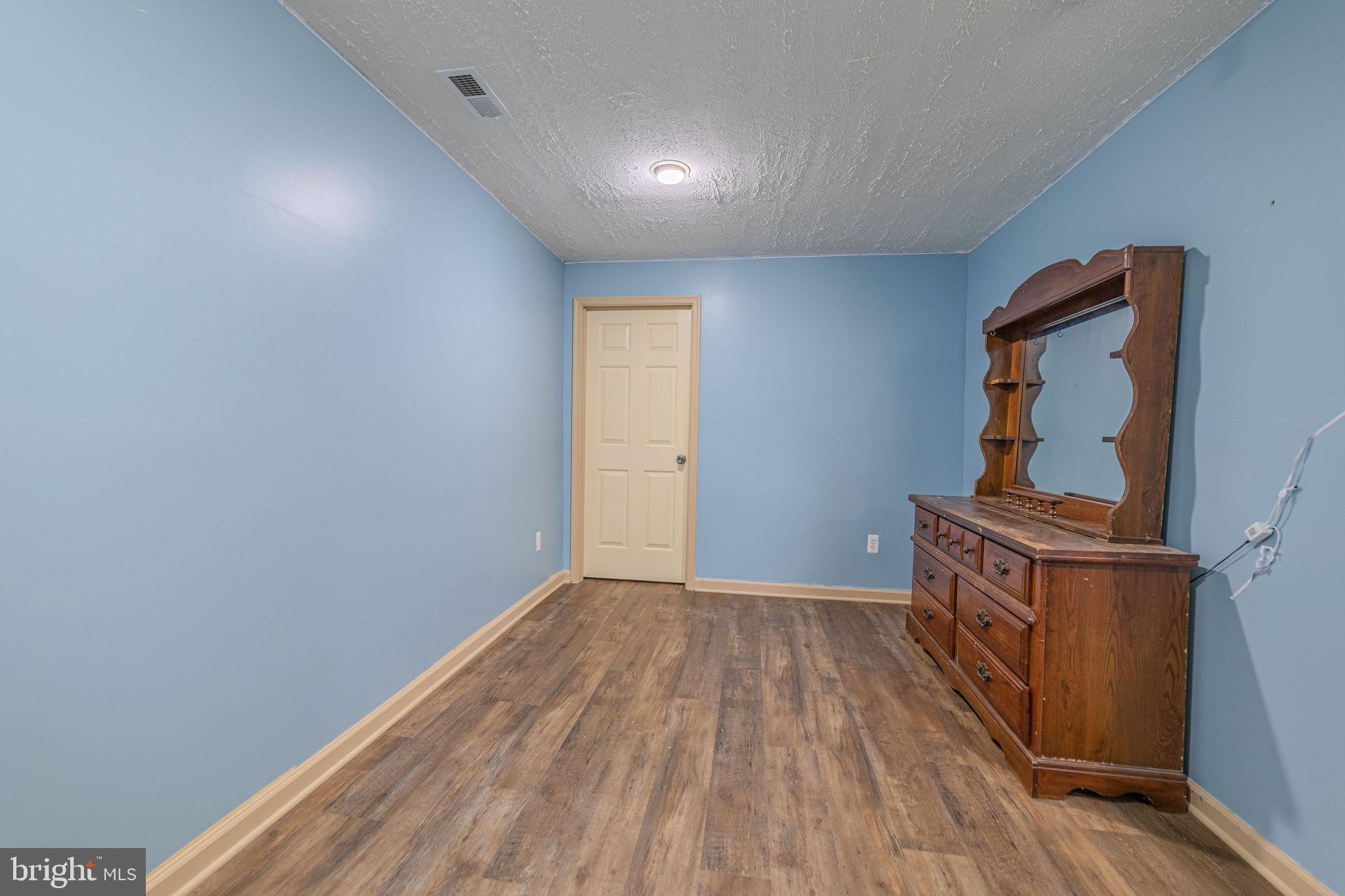 LOCUST HILL - Residential