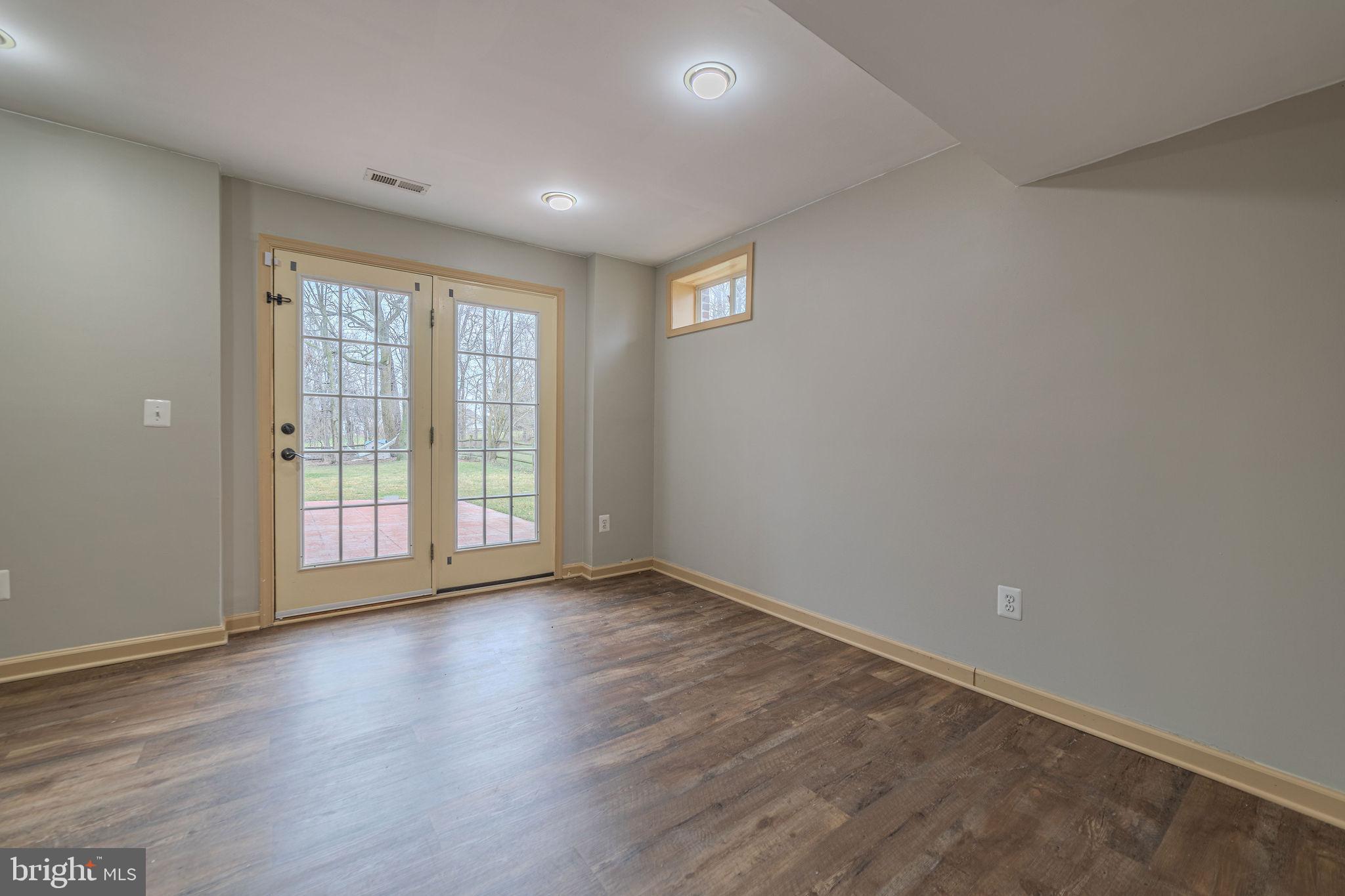 LOCUST HILL - Residential