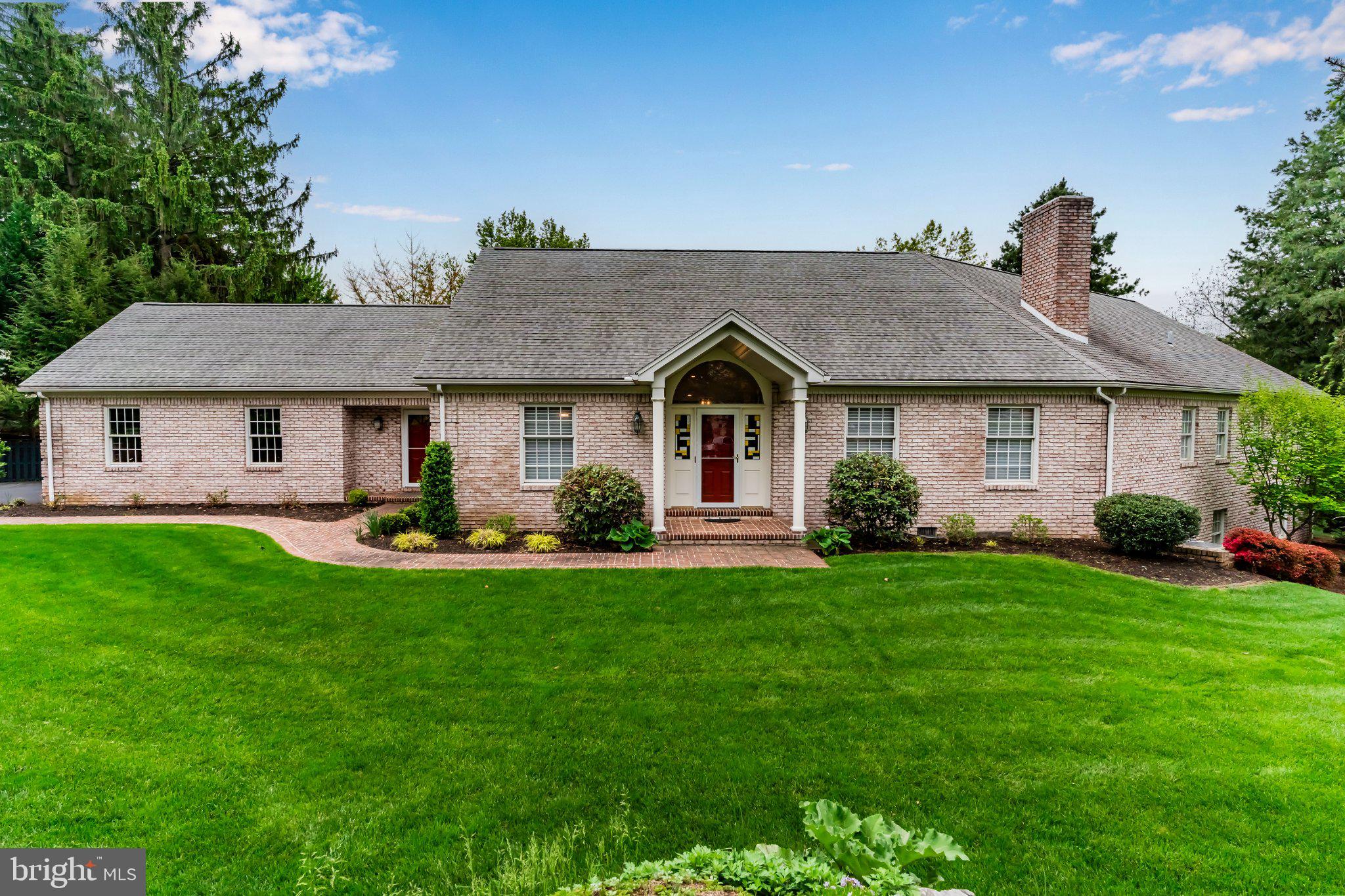 963 WALNUT LANE