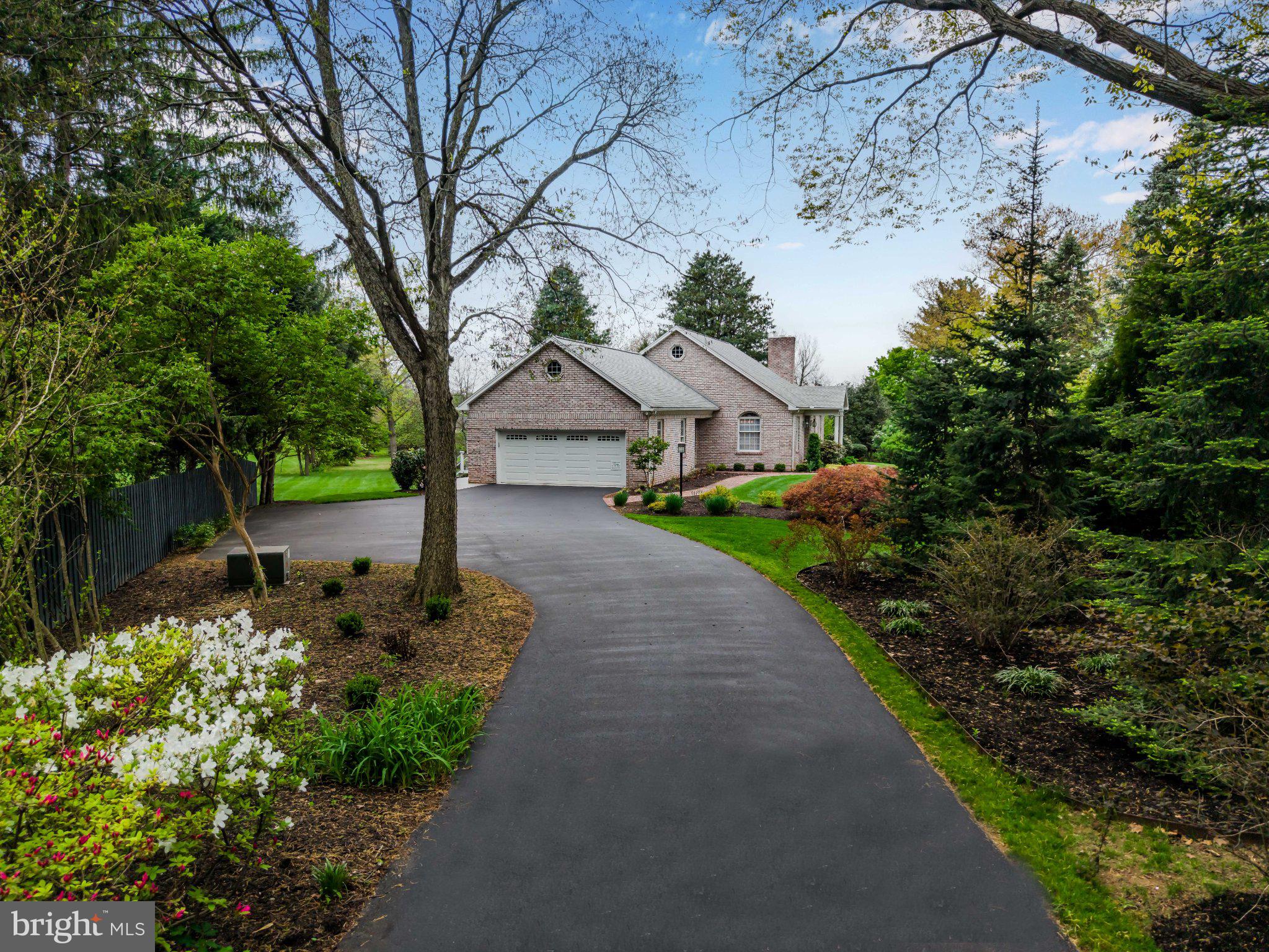 963 WALNUT LANE