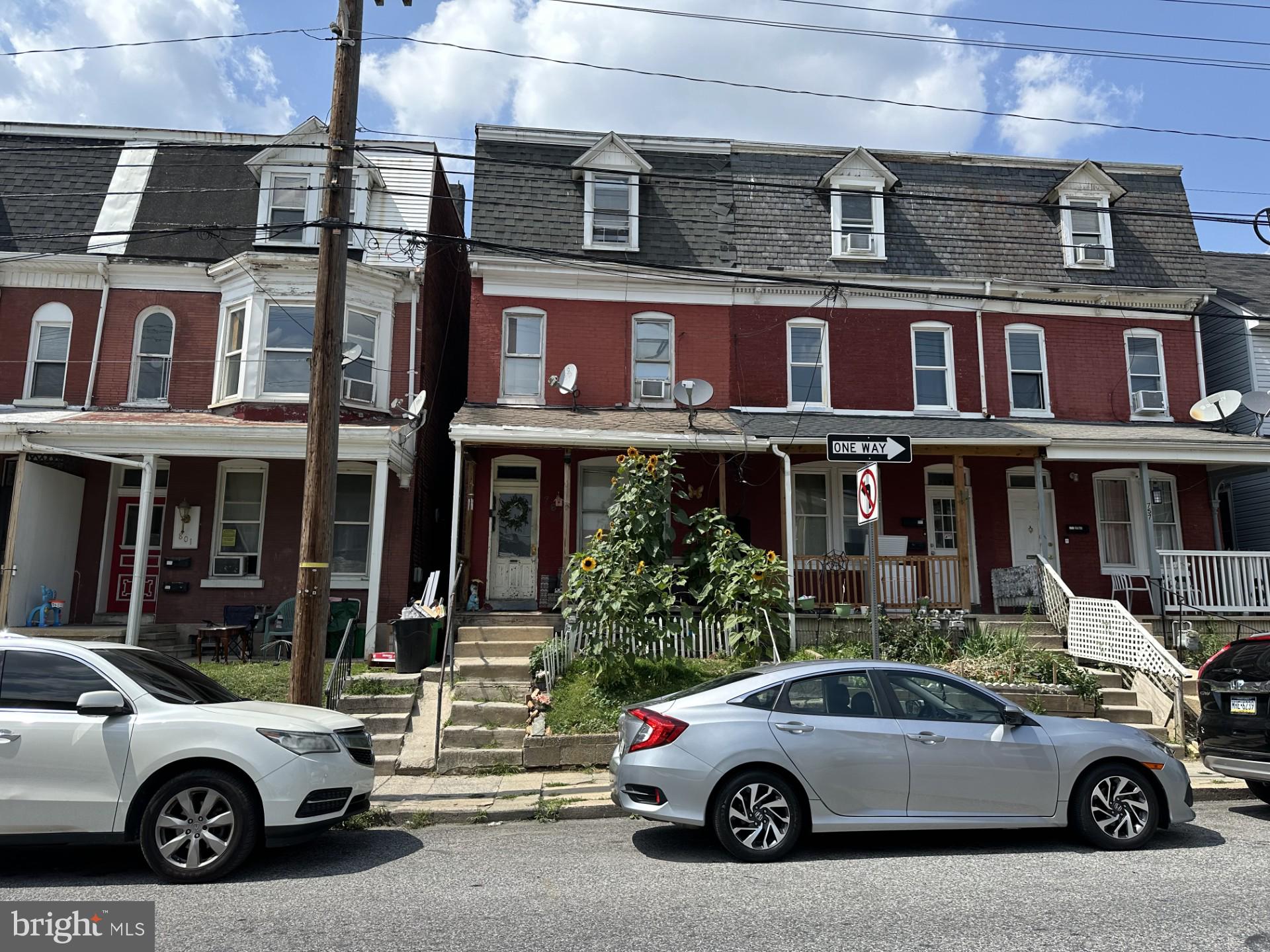 761 W KING STREET