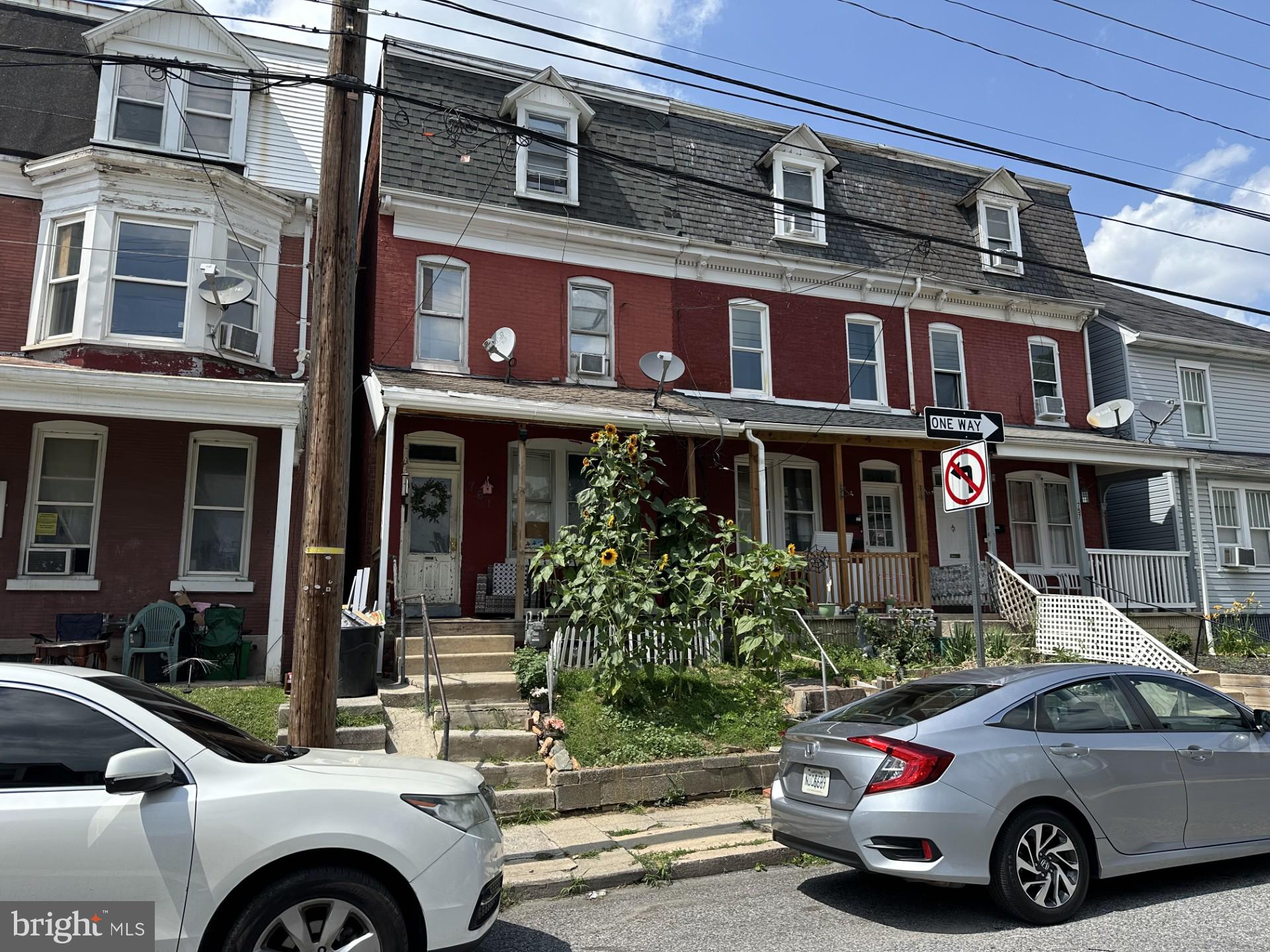 761 W KING STREET
