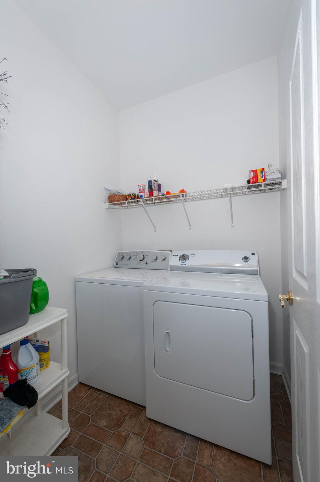 MAYFAIR GLEN - Residential