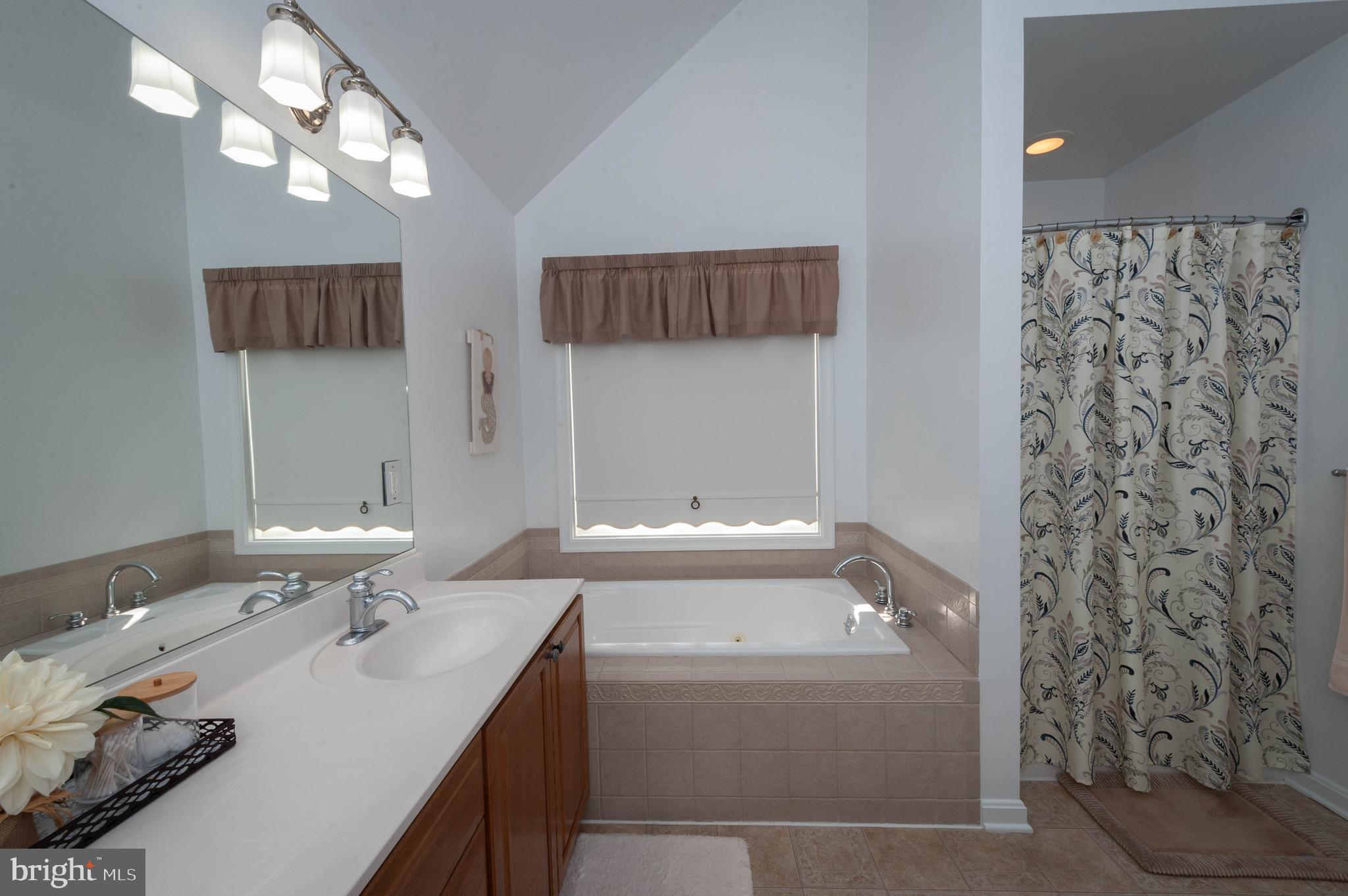 MAYFAIR GLEN - Residential