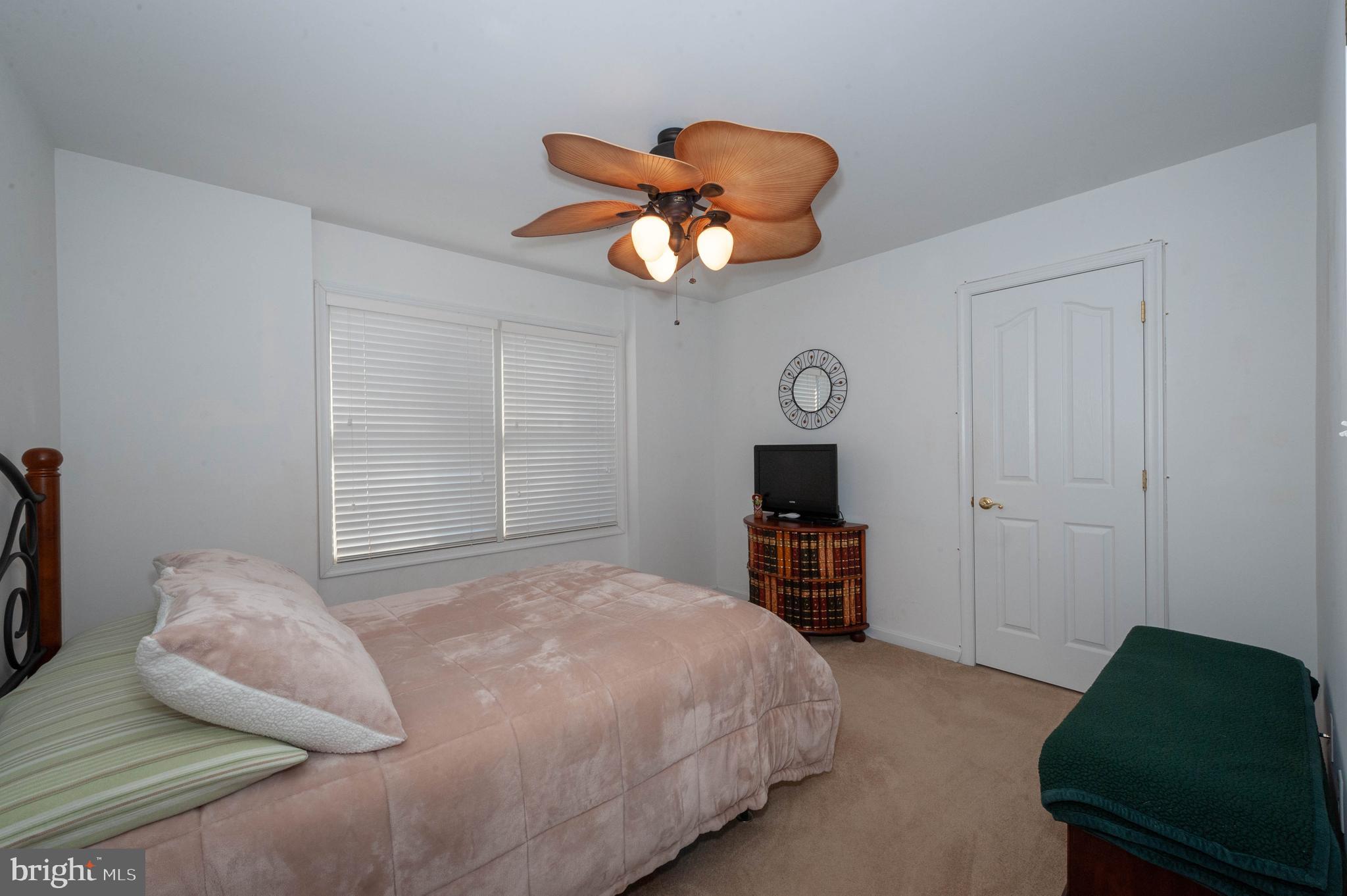 MAYFAIR GLEN - Residential