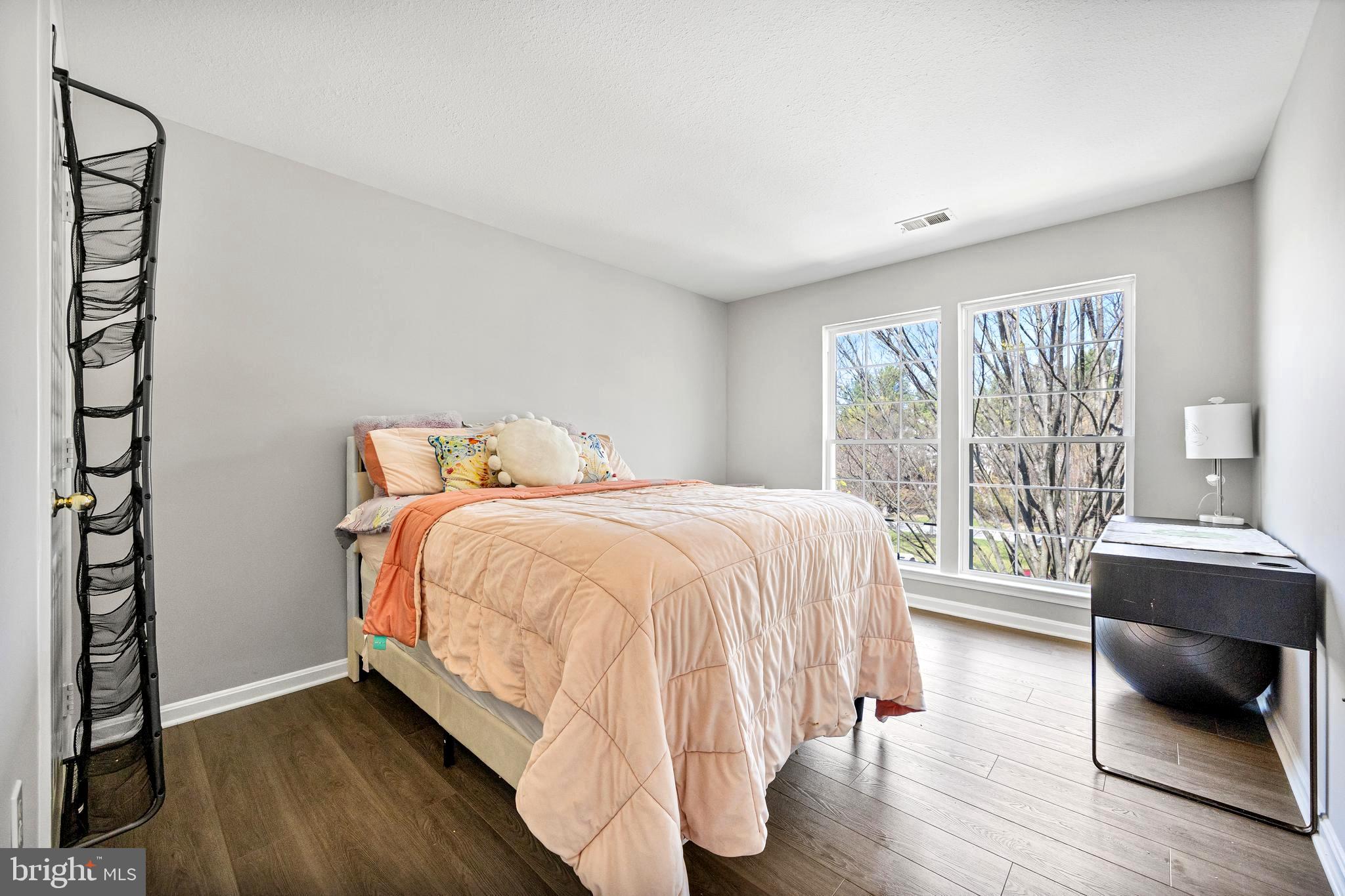 SILVERBROOK WOOD - Residential