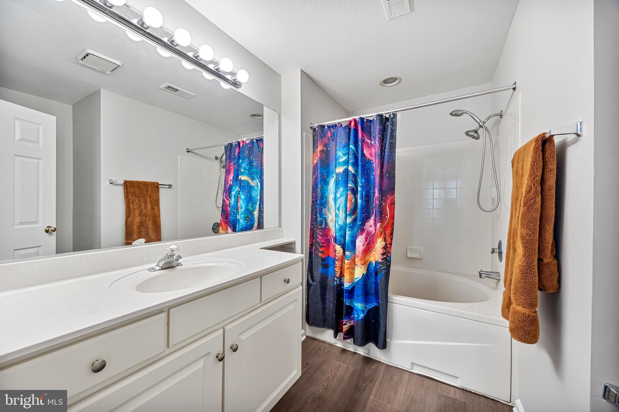 SILVERBROOK WOOD - Residential