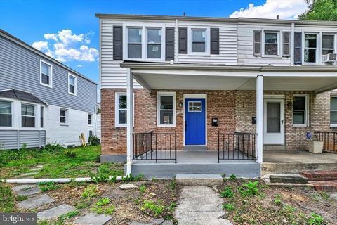 Townhouse For Sale - 212 Burke Avenue<br/> TOWSON, MD 21286