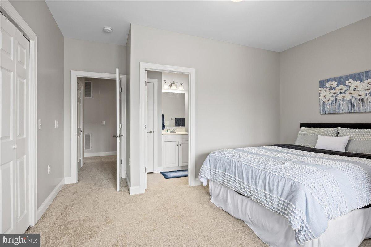 THE GLEN AT CROSS KEYS - Residential