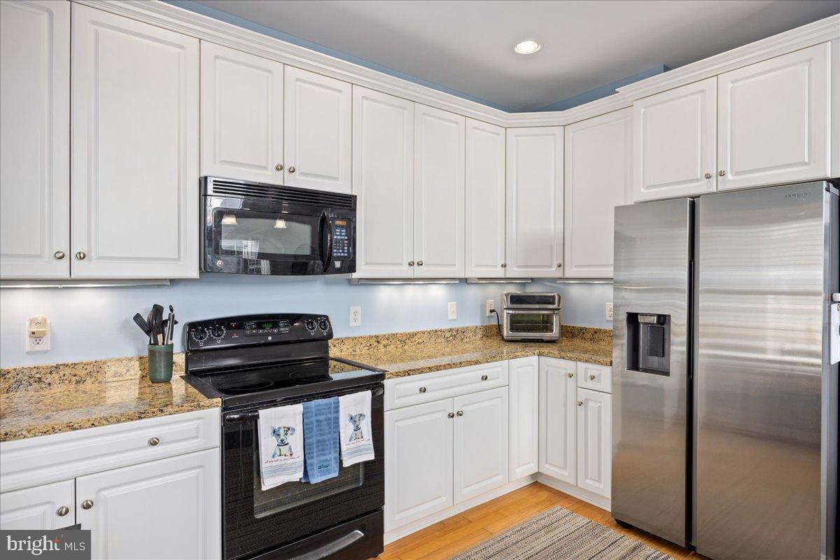 THE GLEN AT CROSS KEYS - Residential