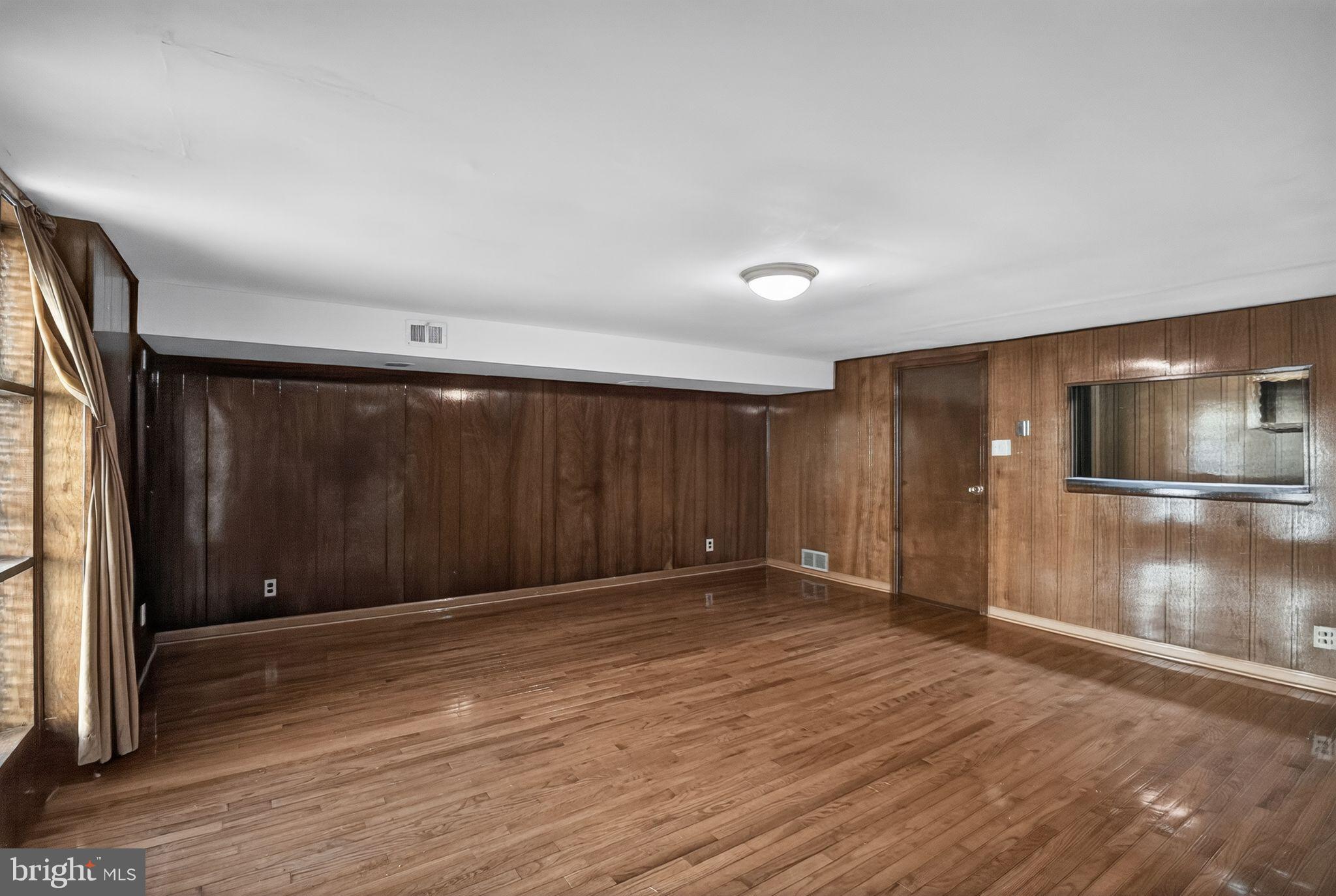 SOMERTON - Residential