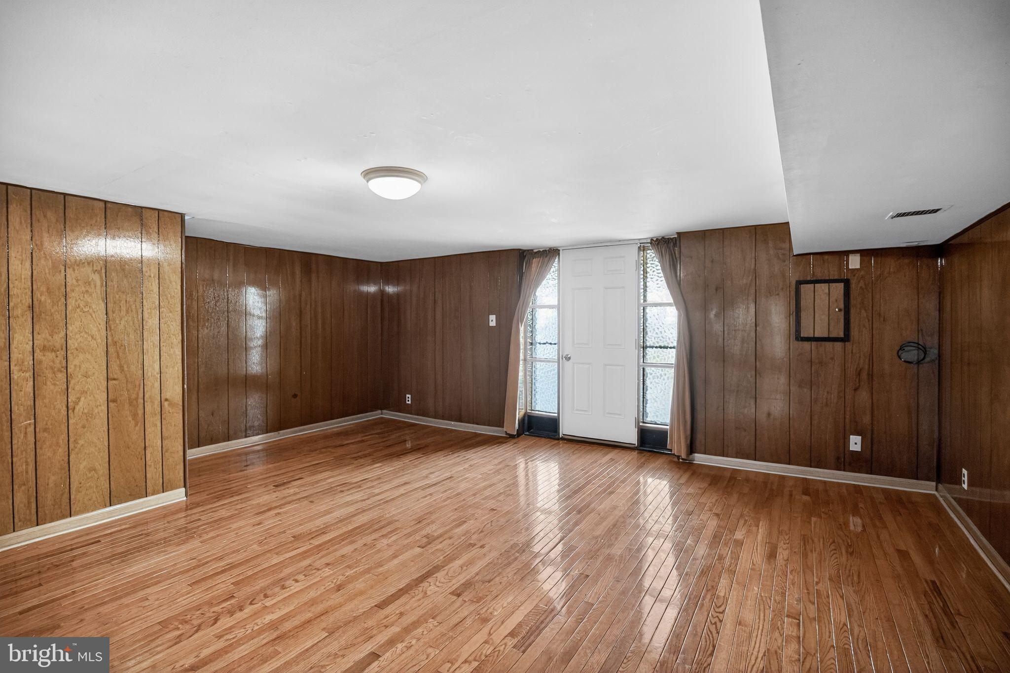 SOMERTON - Residential