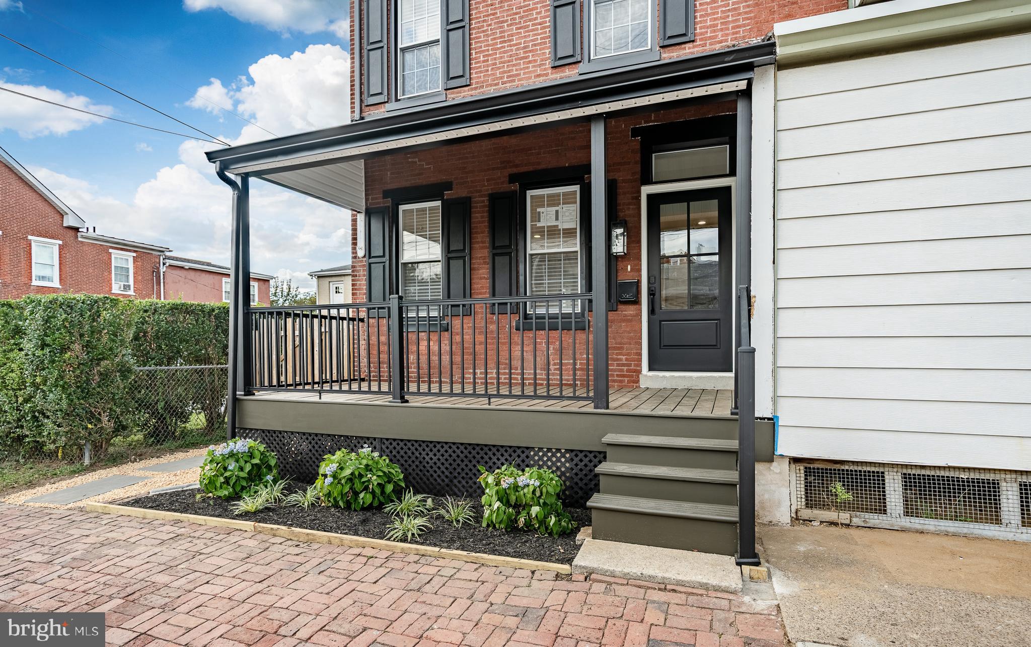 303 W WASHINGTON STREET