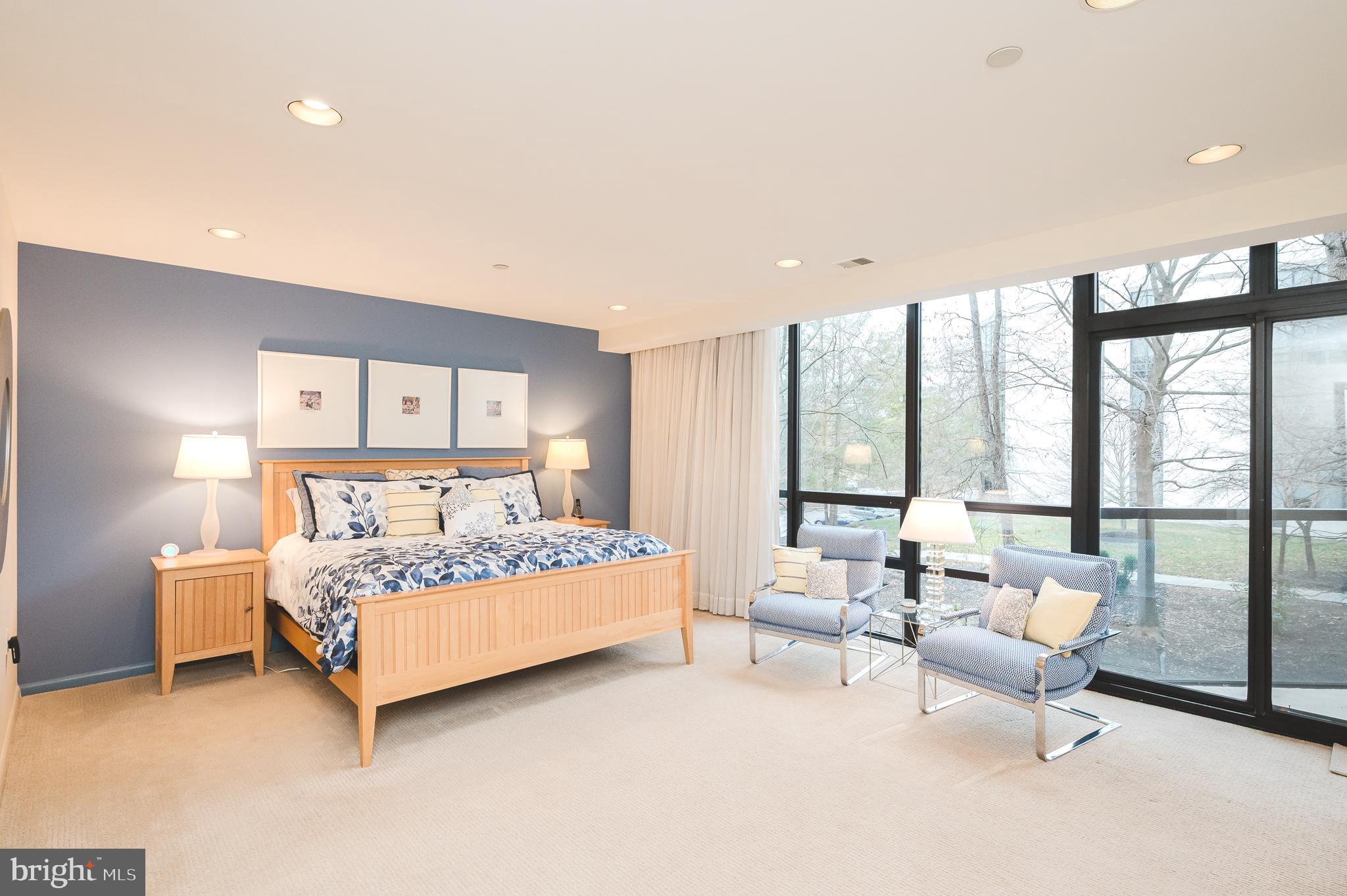 PAVILION IN THE PARK - Residential