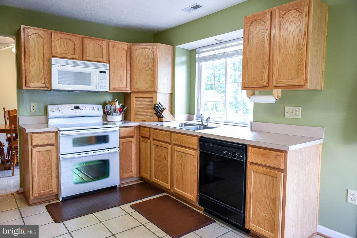 HICKORY HILLS - Residential