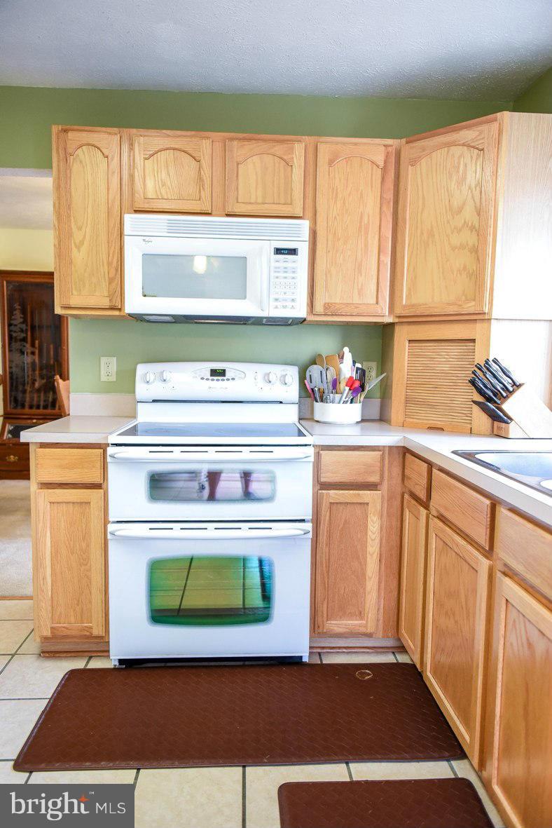 HICKORY HILLS - Residential