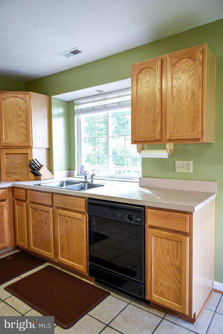 HICKORY HILLS - Residential