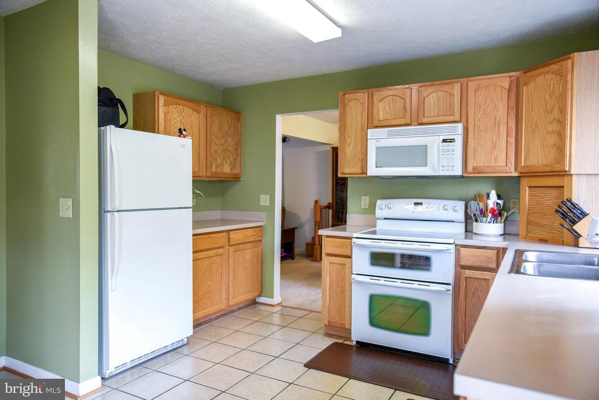 HICKORY HILLS - Residential