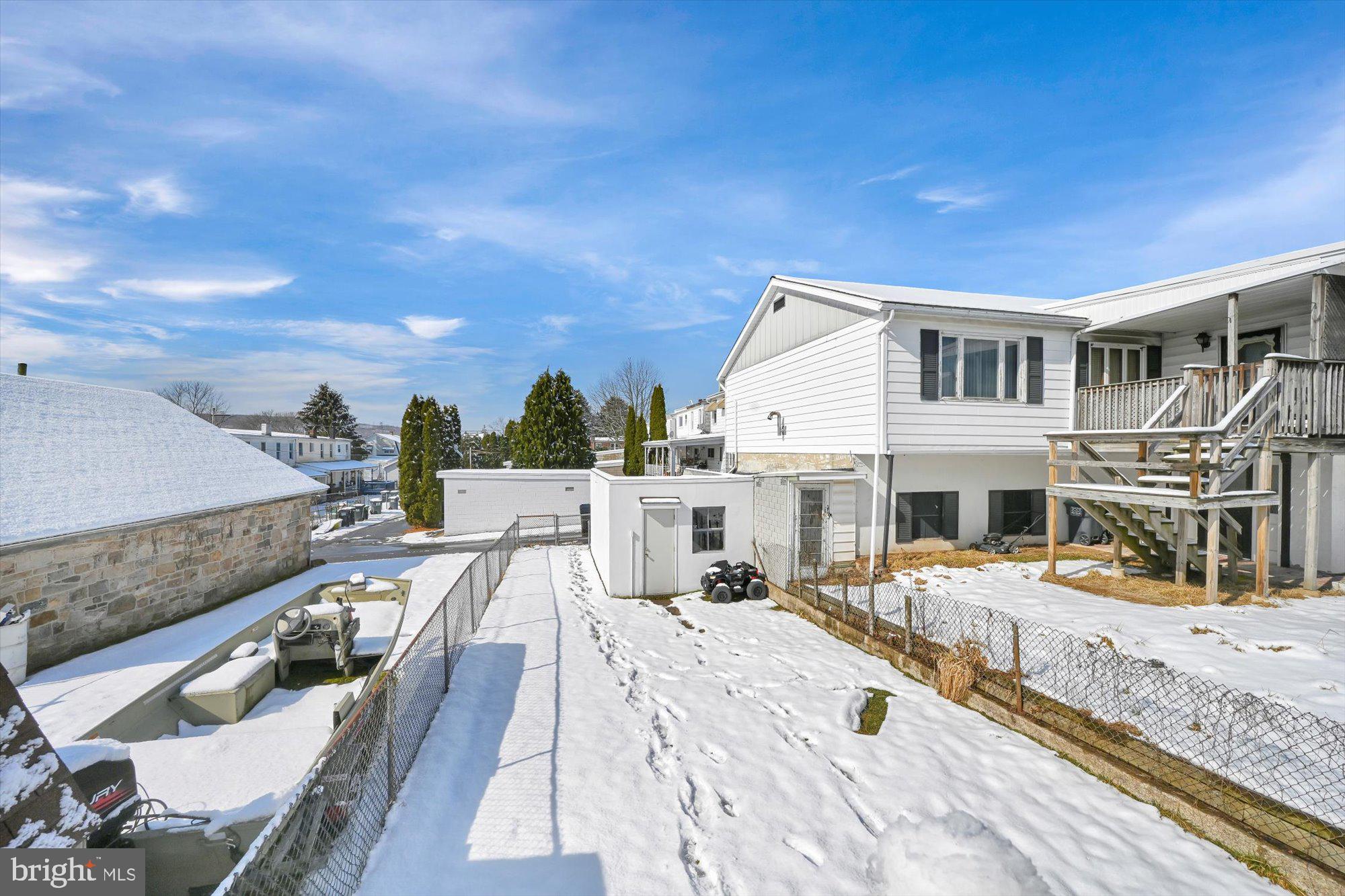 FRACKVILLE - Residential