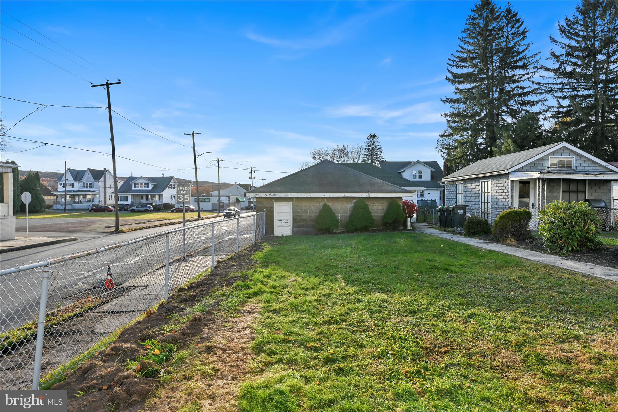 FRACKVILLE - Residential