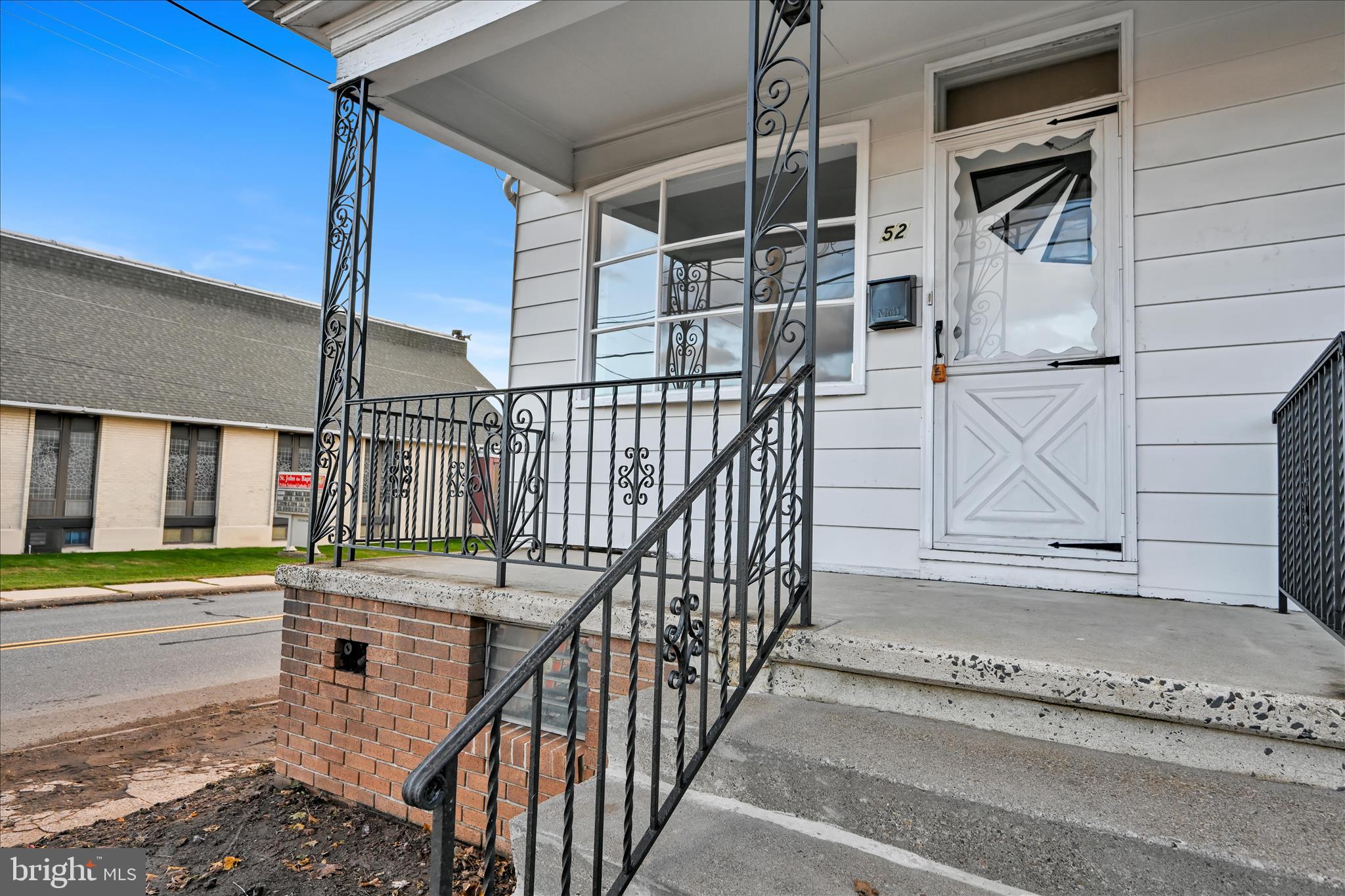 FRACKVILLE - Residential