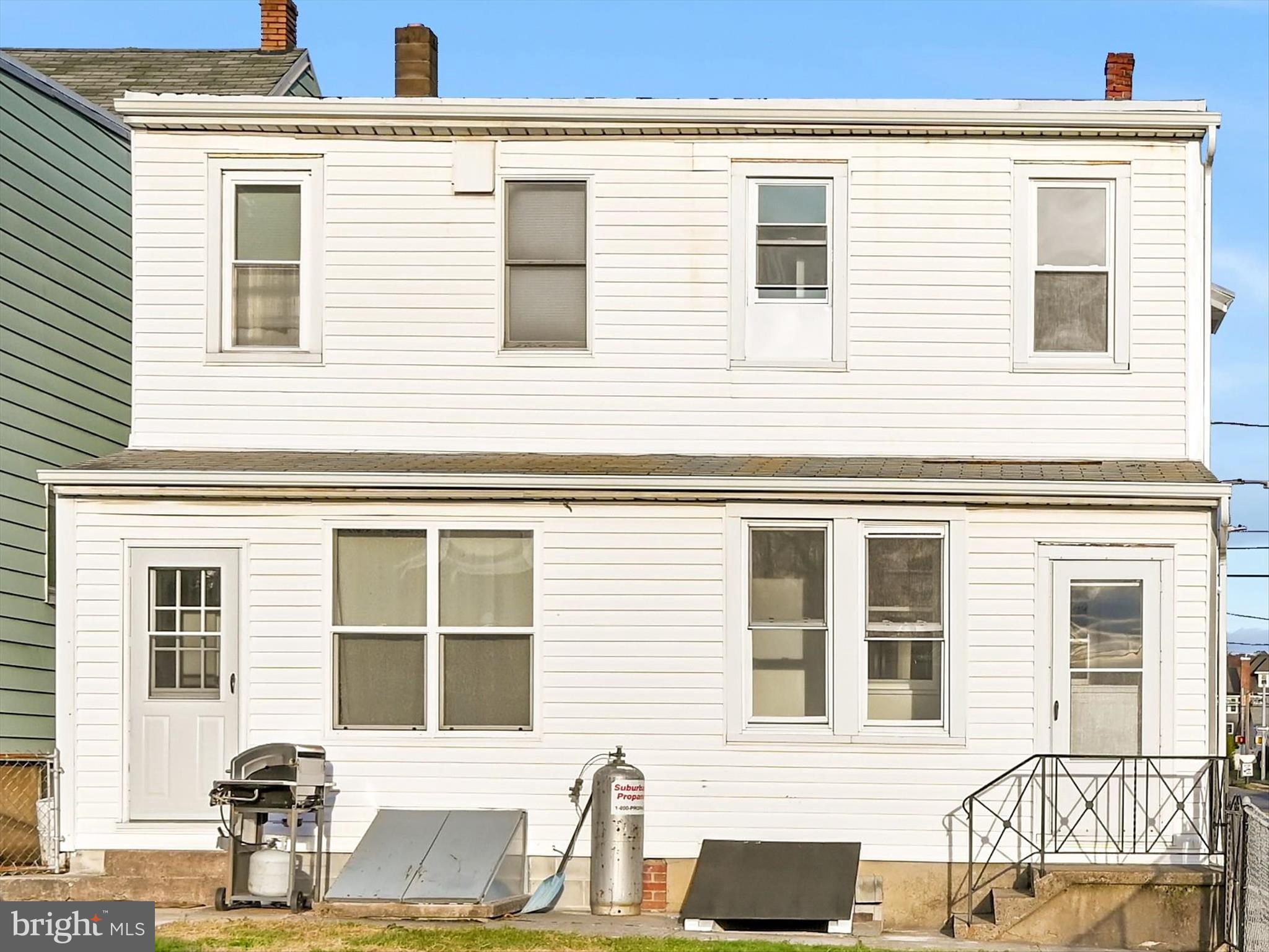 FRACKVILLE - Residential