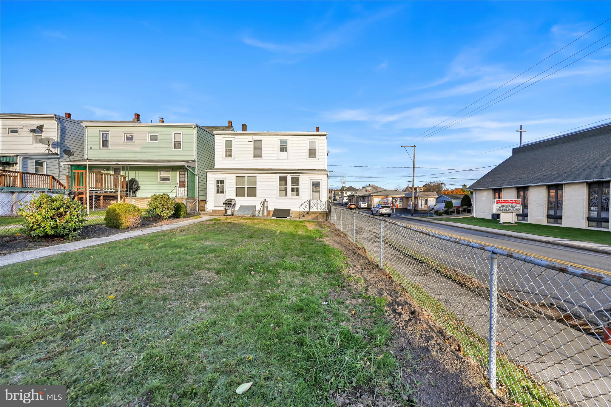 FRACKVILLE - Residential