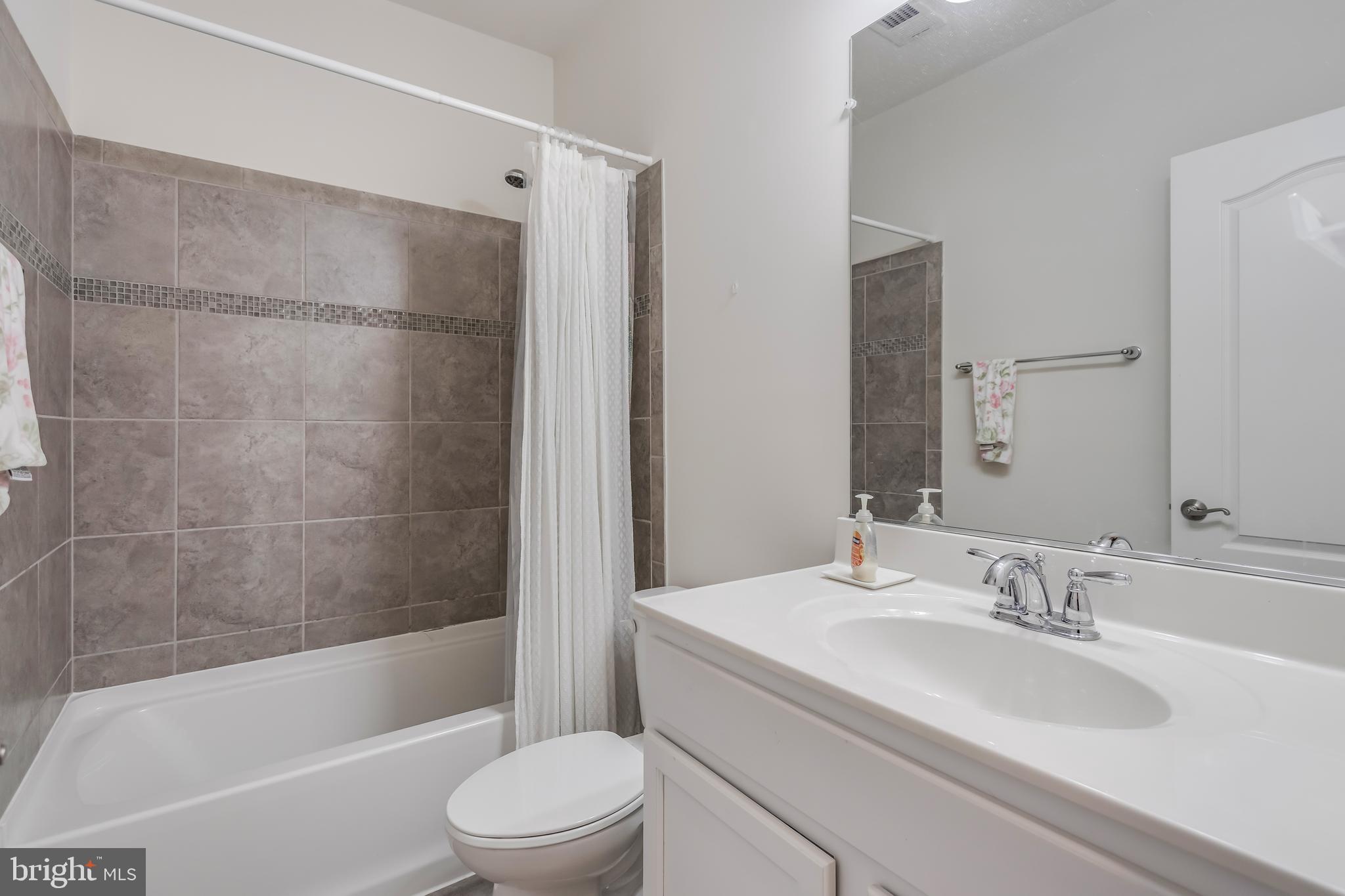 FALLS GROVE CONDOMINIUM - Residential