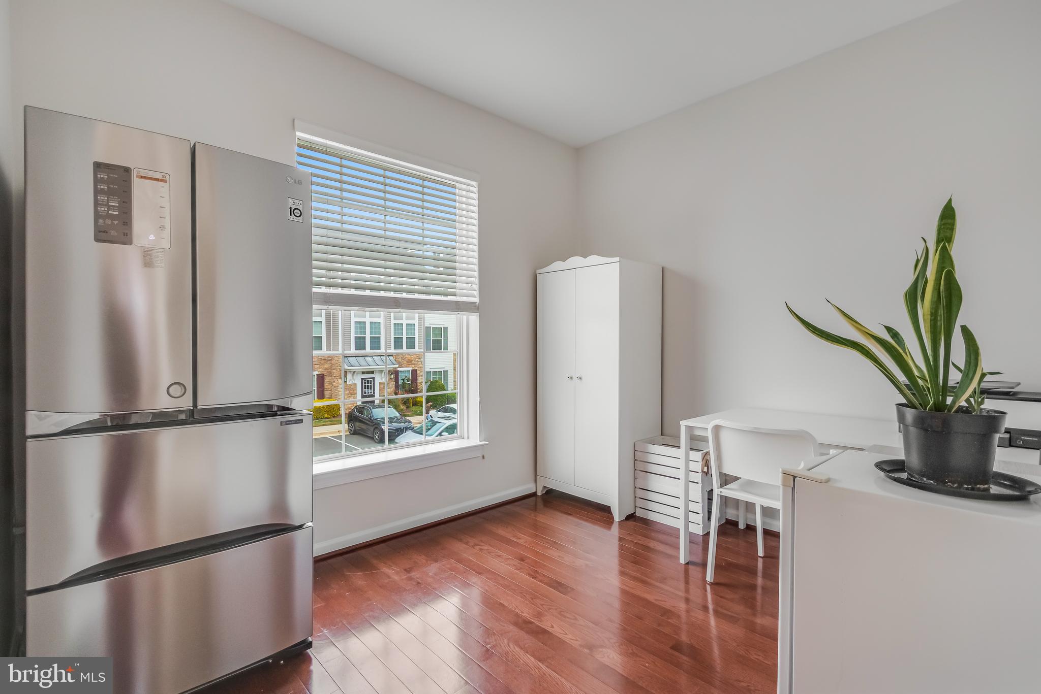 FALLS GROVE CONDOMINIUM - Residential