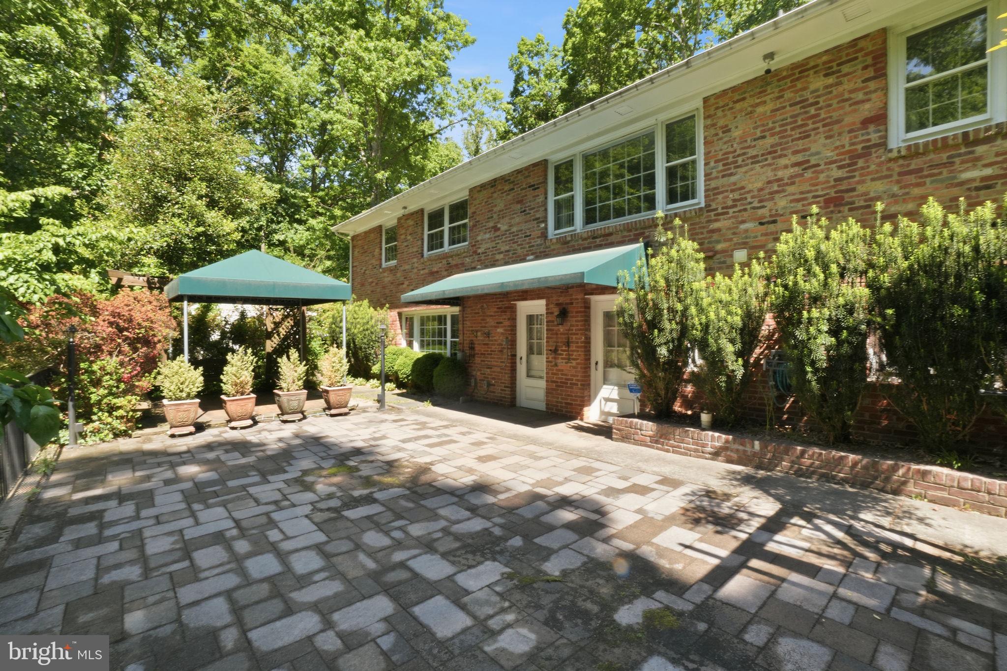 PLEASANT RIDGE - Residential