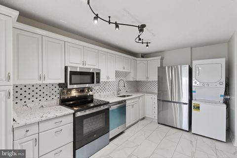 203 YOAKUM PARKWAY 1625 ALEXANDRIA VA 22304