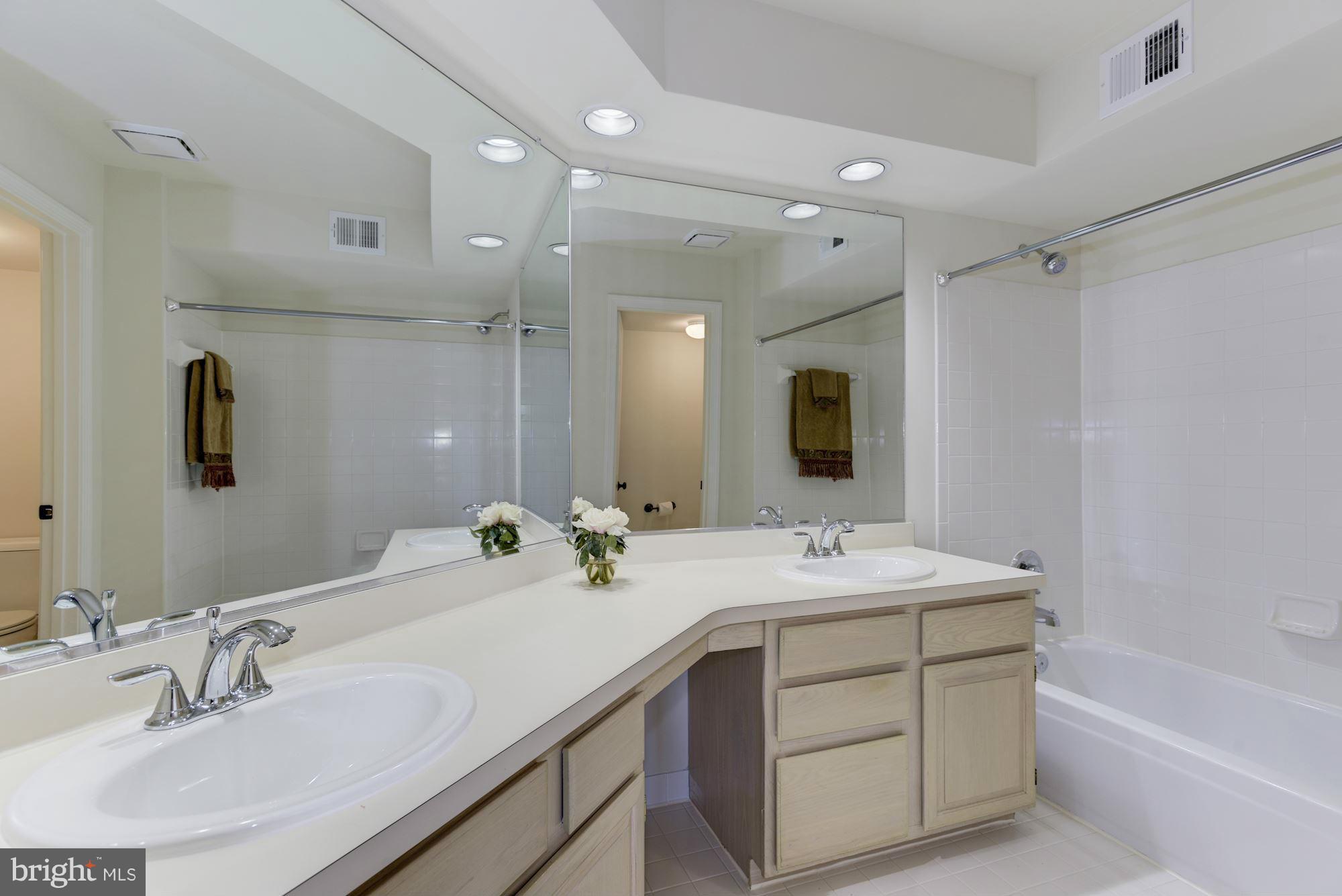 BALDWIN GROVE - Residential