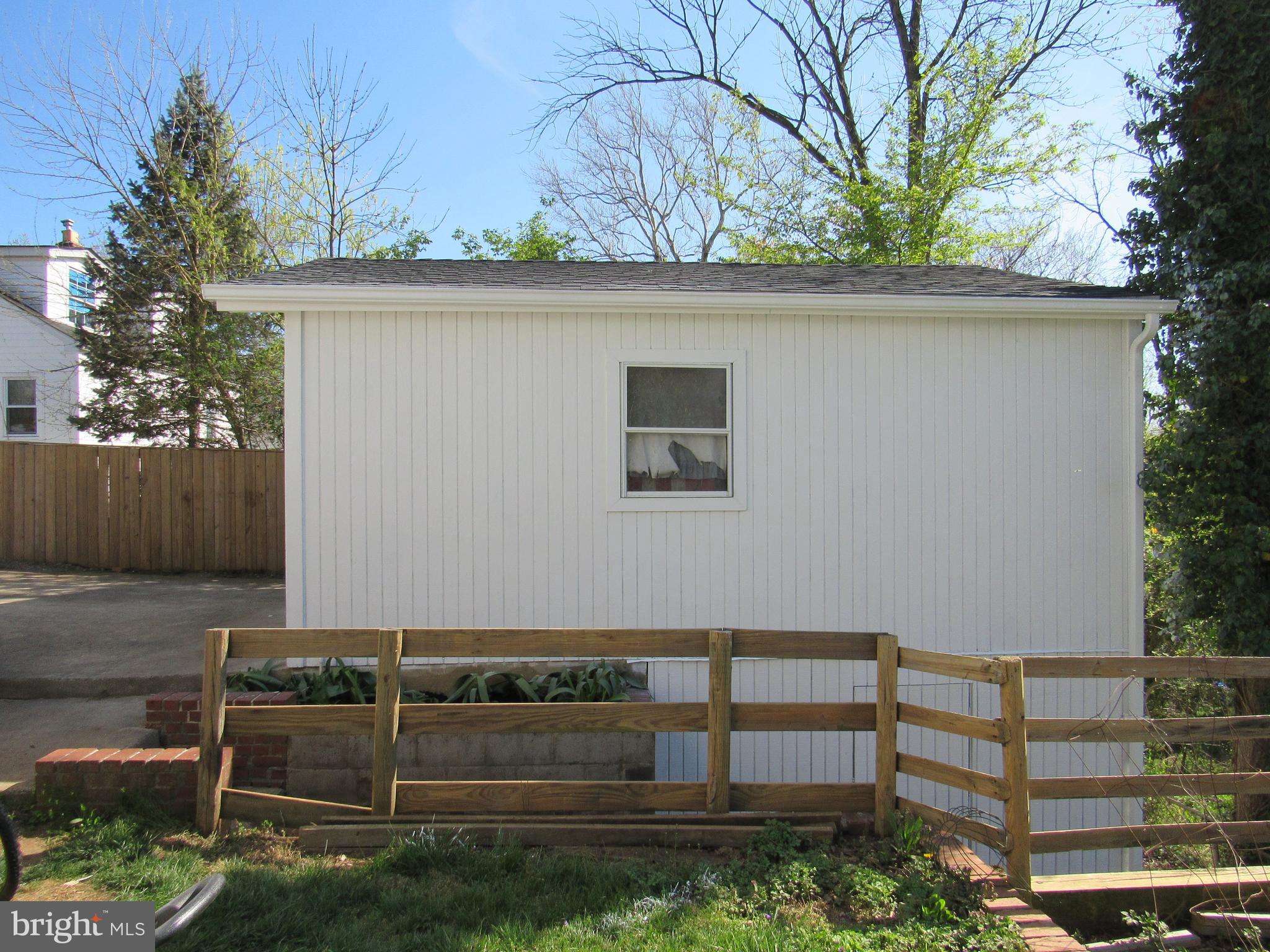 VEIRS MILL VILLAGE - Residential