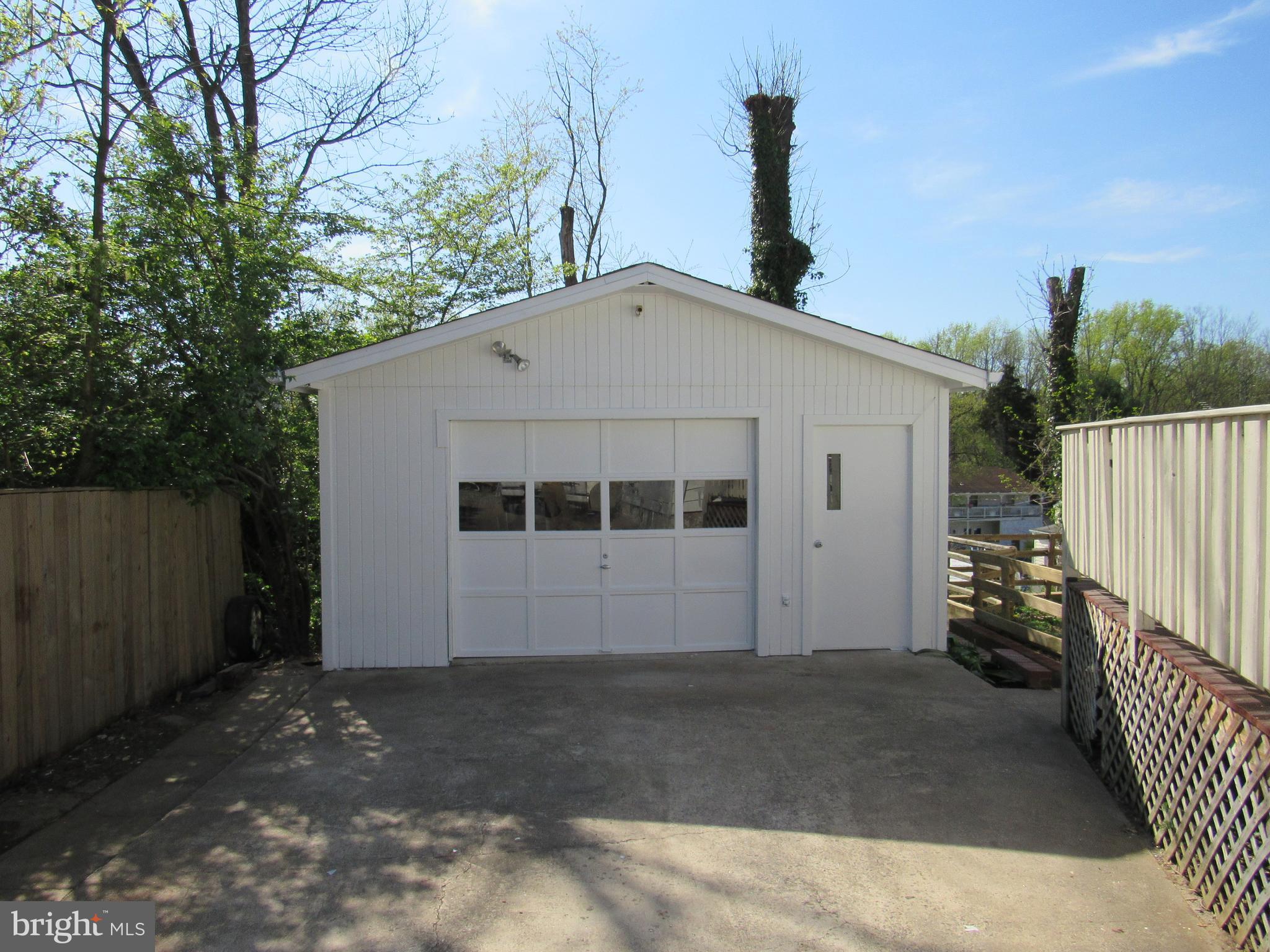 VEIRS MILL VILLAGE - Residential